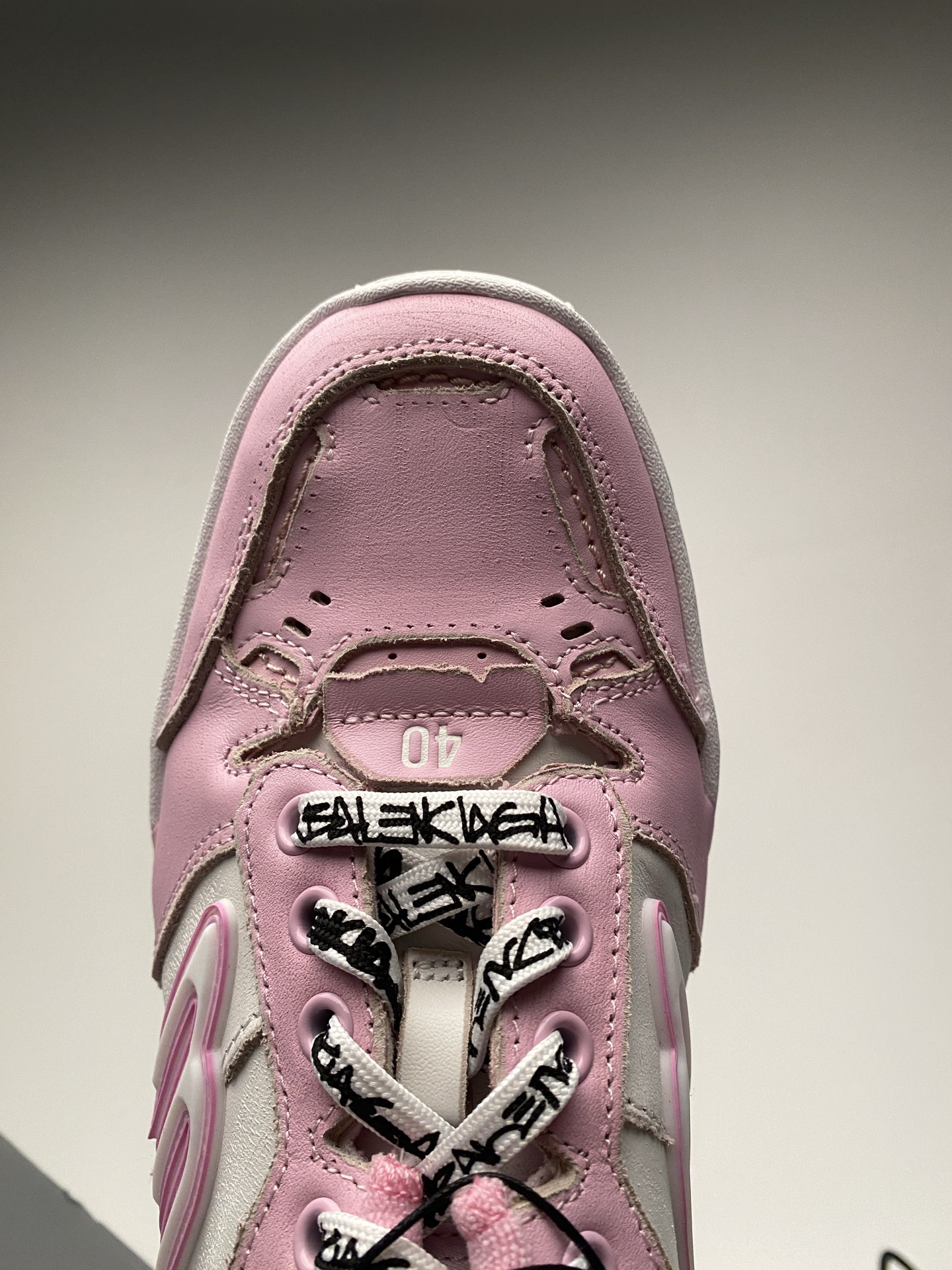 Blenciaga Women's Hamptons Medium Worn-out Sneaker in Pink/white