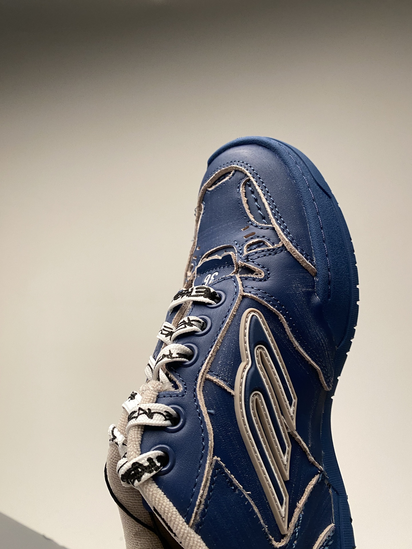 Blenciaga Hamptons Medium Worn-out Sneaker in Navy/taupe