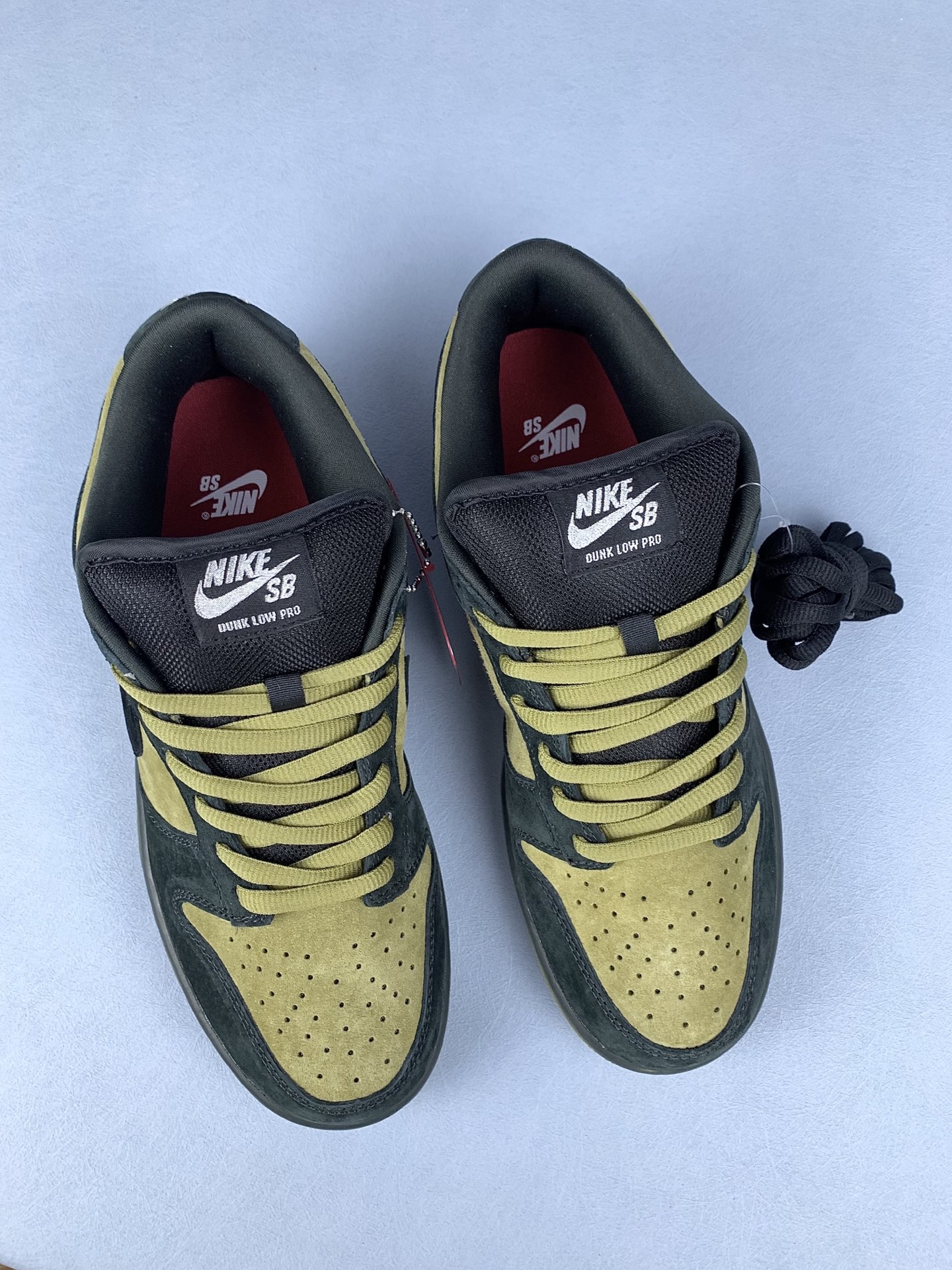 Supreme × Nike SB Dunk Low "Camper Green" (Asia Exclusive) (25FW Week2)