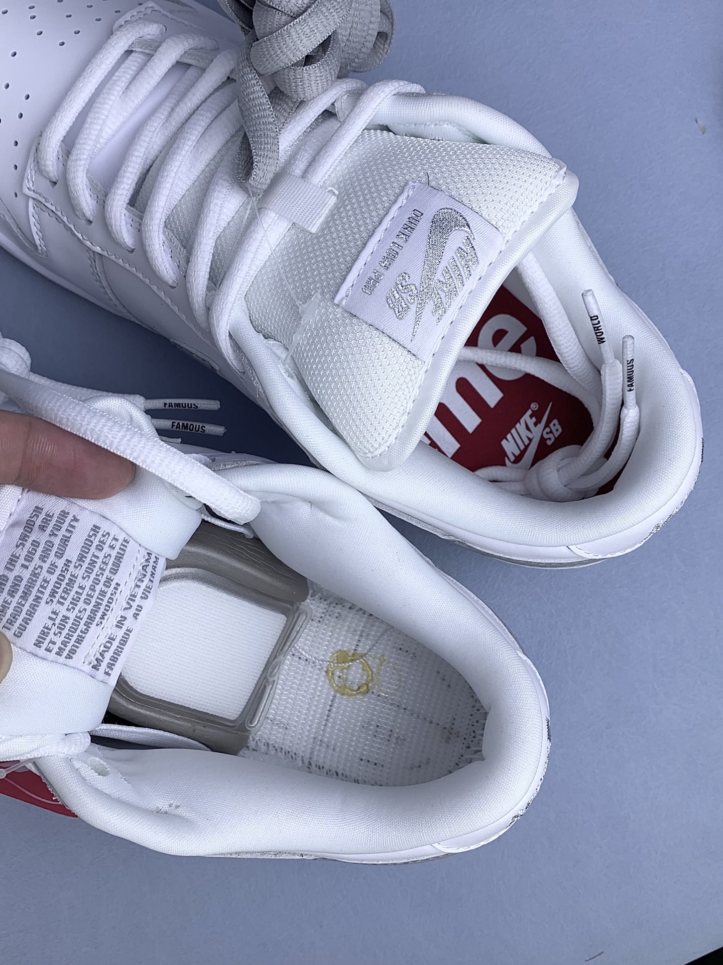 Supreme × Nike SB Dunk Low "White/Metallic Silver" (25FW Week2)