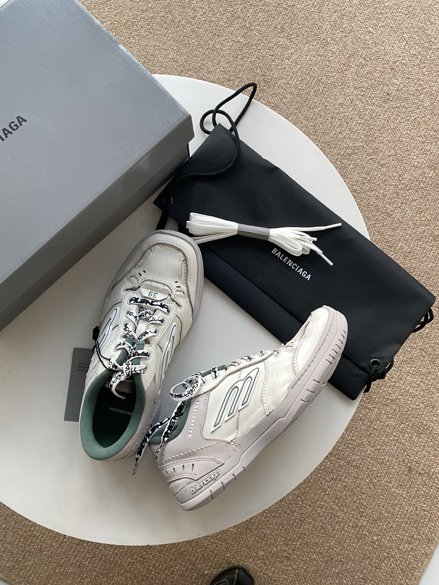 Blenciaga Hamptons Medium Worn-out Sneaker in Beige/green