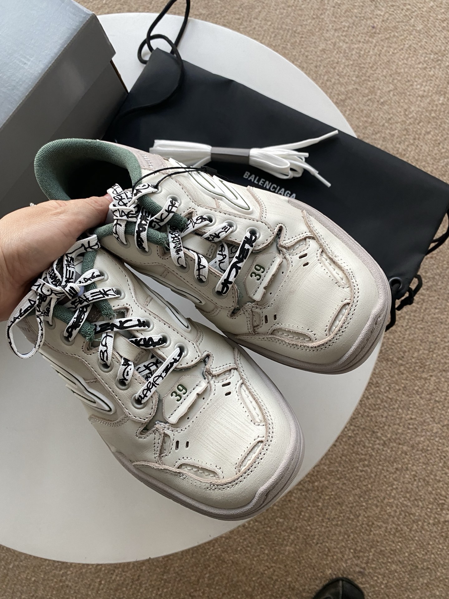 Blenciaga Hamptons Medium Worn-out Sneaker in Beige/green