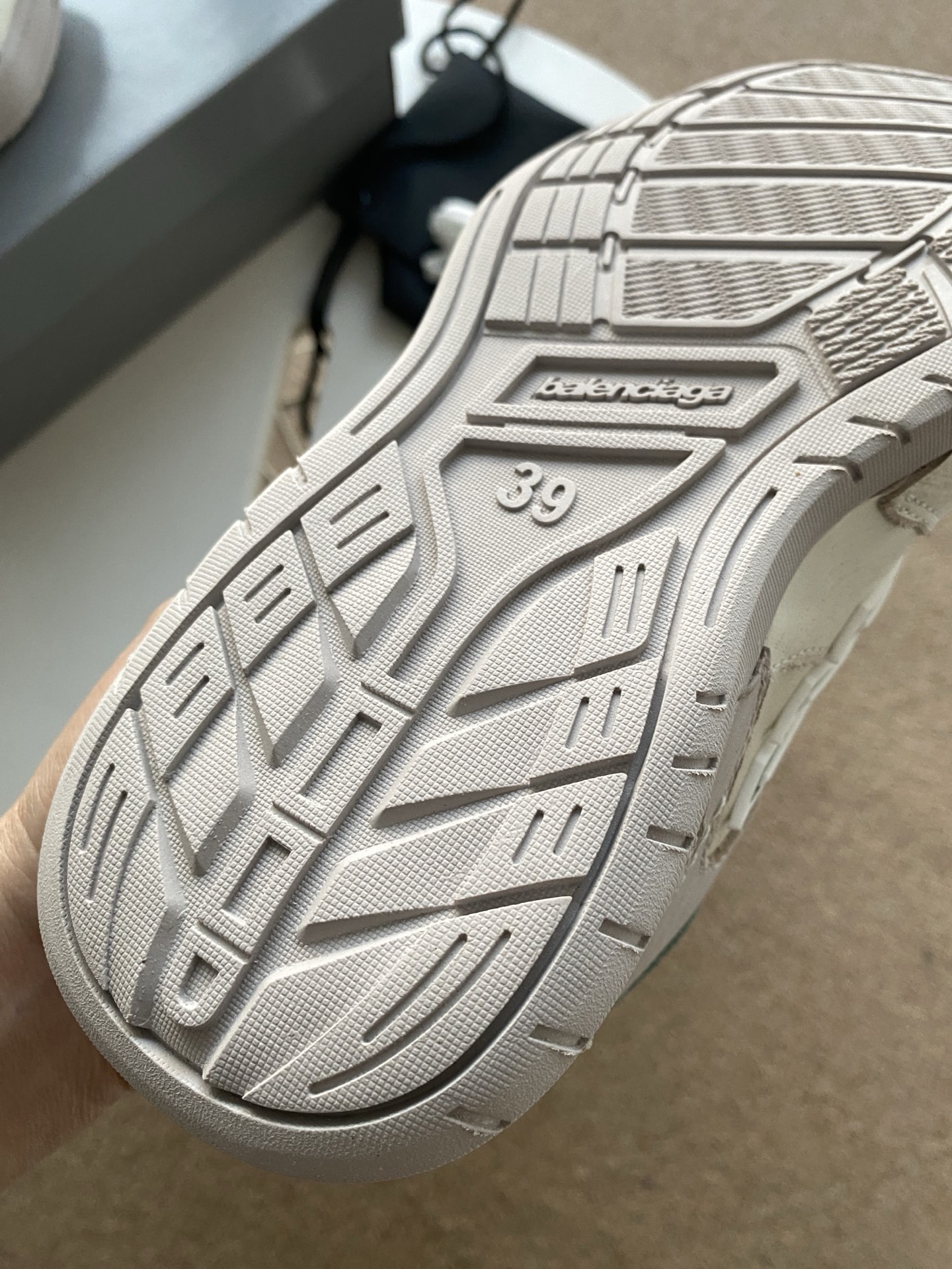 Blenciaga Hamptons Medium Worn-out Sneaker in Beige/green