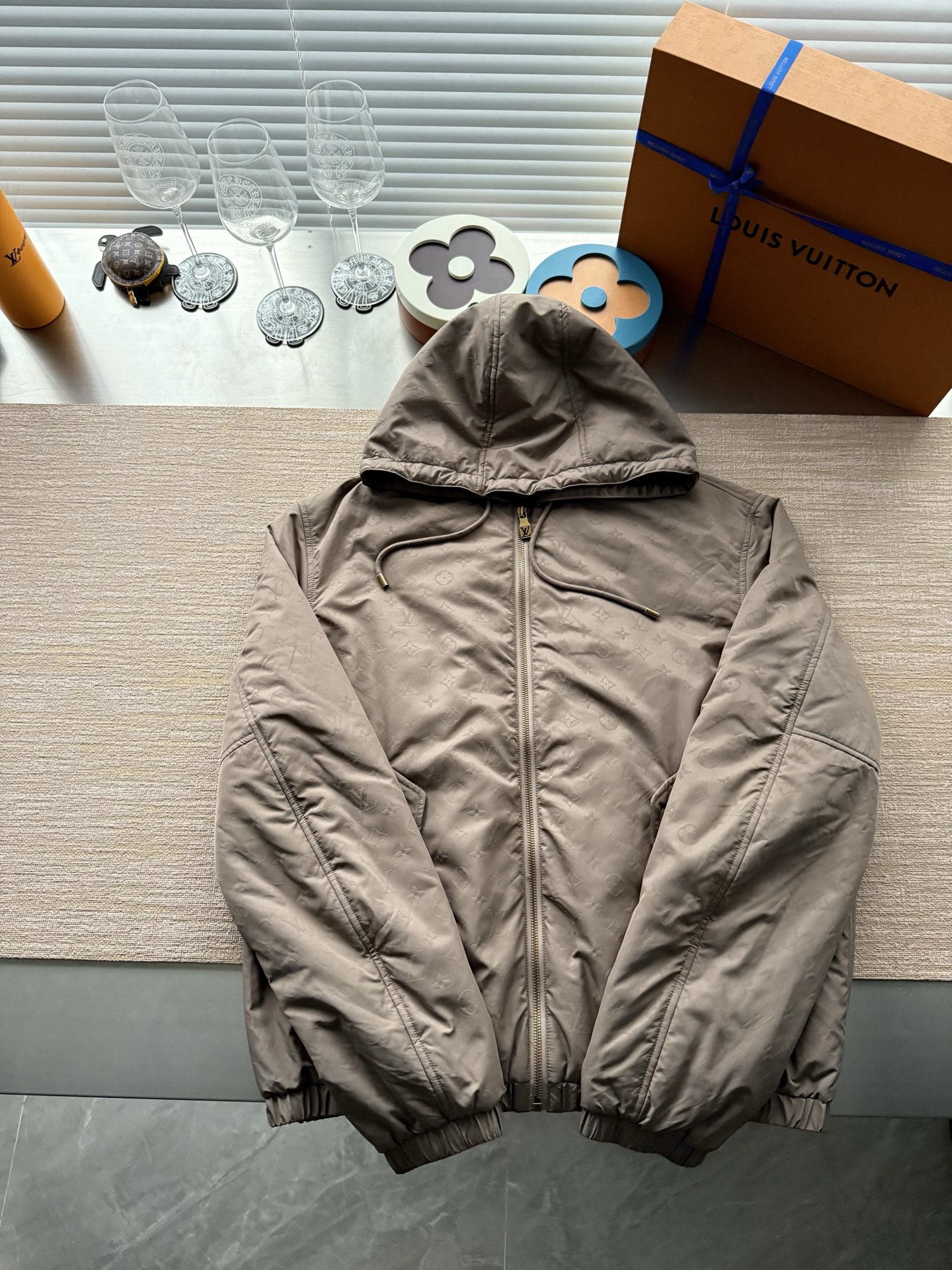 1AHBIA モノグラム 中綿ウィンドブレーカー