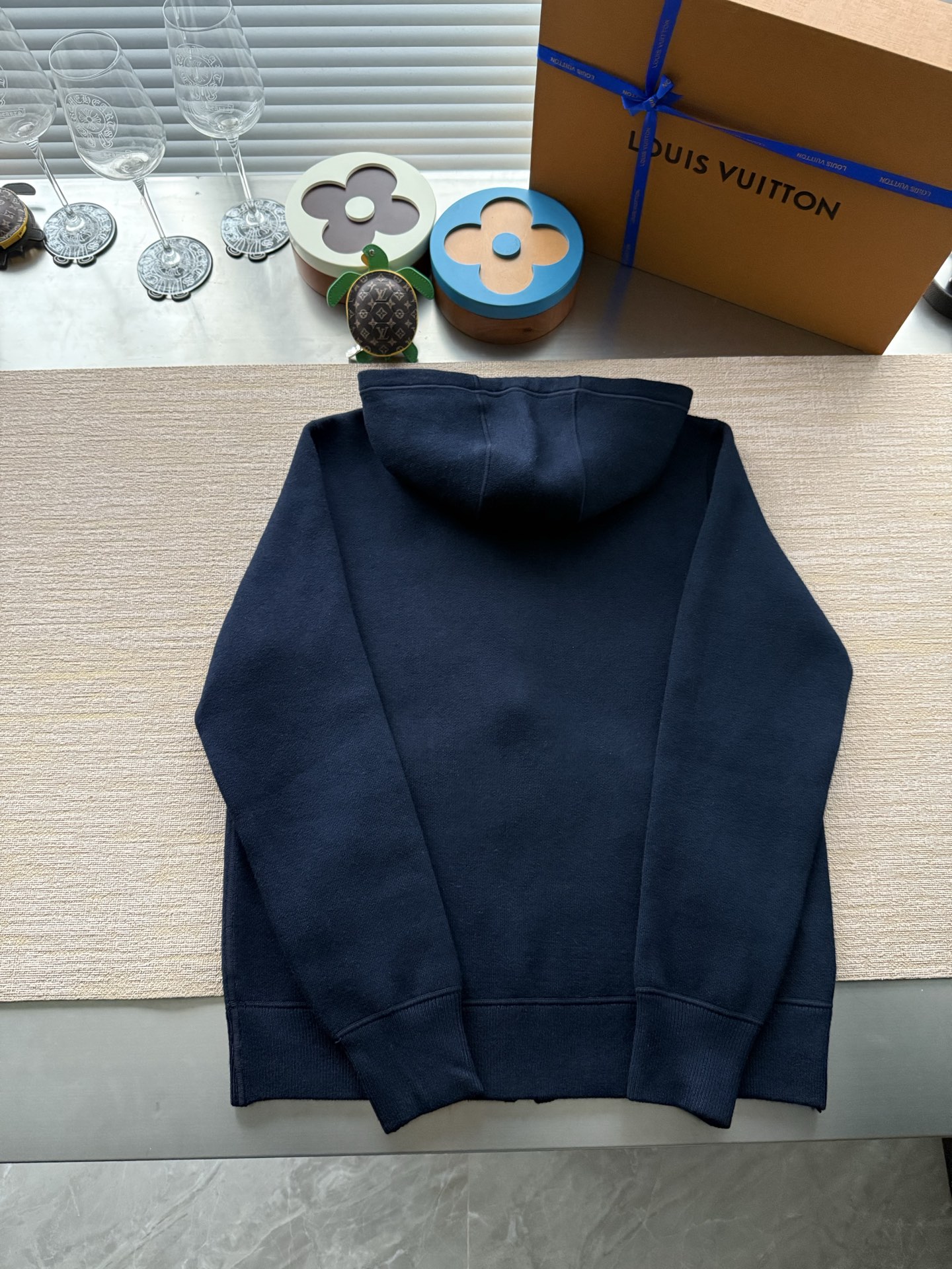 1AIJZ7 モノグラム ダブルフェイス リバーシブル フーディー