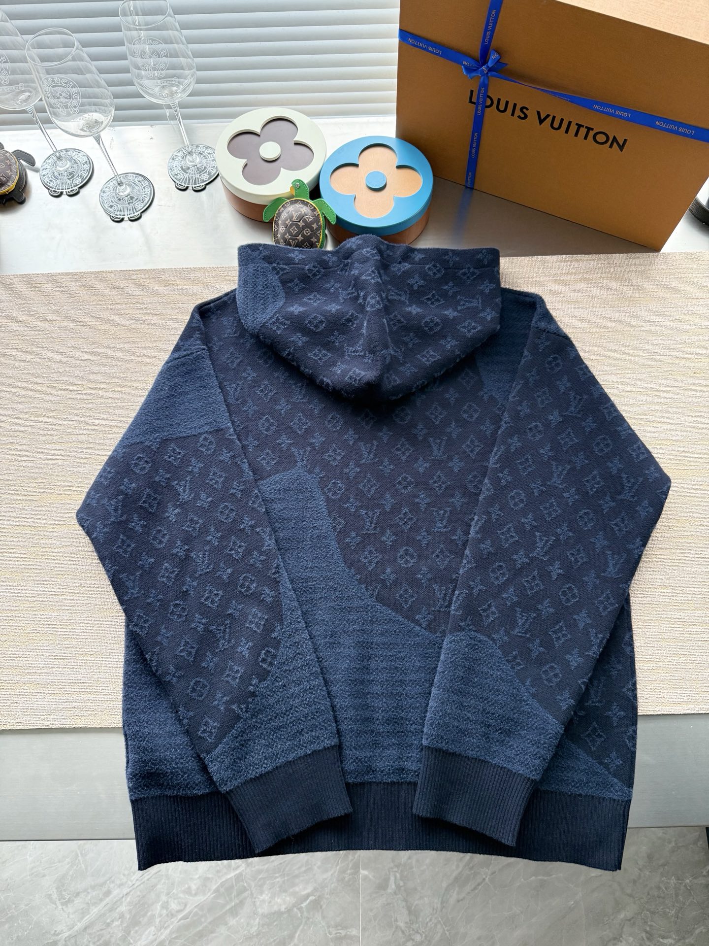 1AIWFV グラフィック ジャカードフーディ