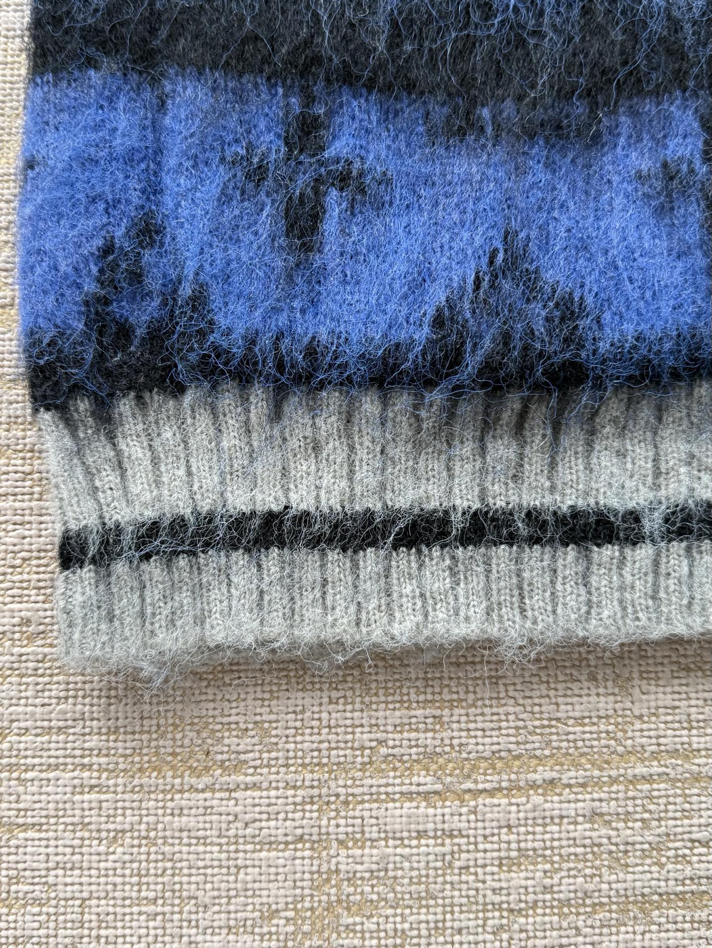 1AIOX3 モノグラム モヘヤ カーディガン