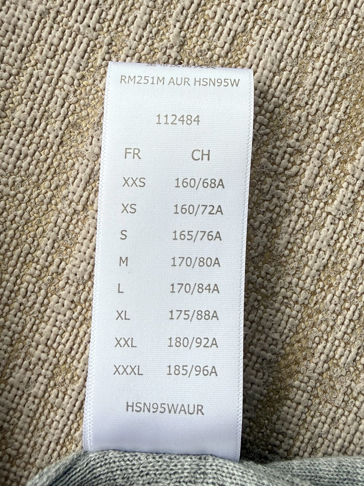 1AIWG5 モノグラムエンボスドプルオーバー