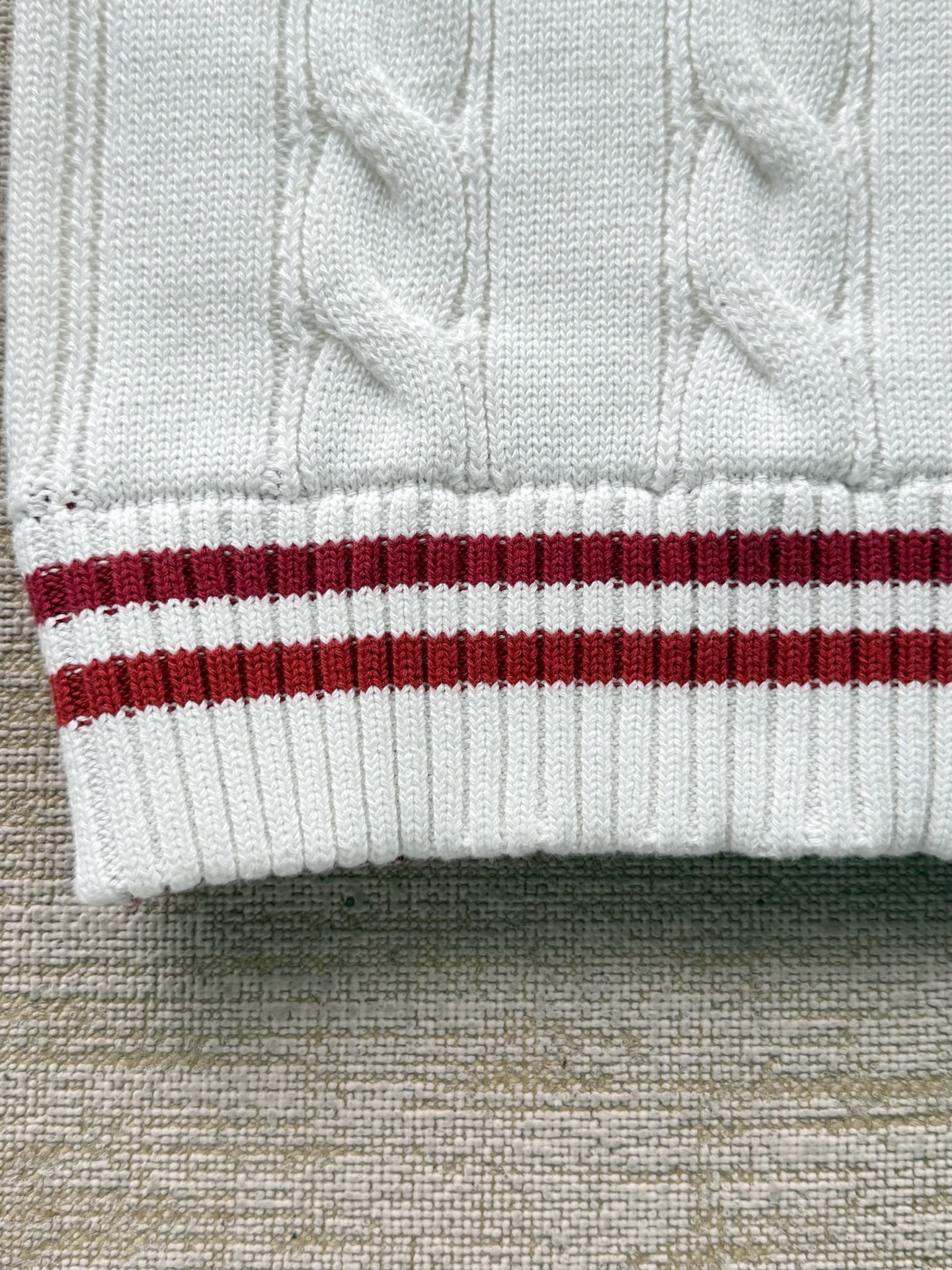 1AIJYP プレッピー Vネック ケーブルプルオーバー