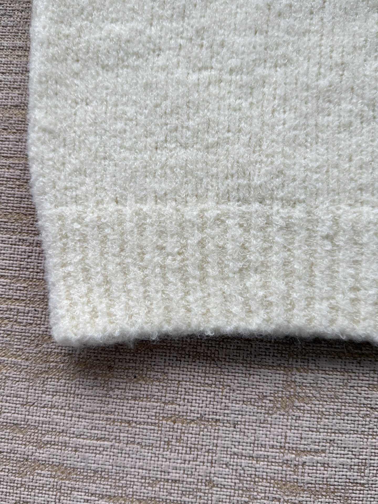 1AHEC4 インターシャ クルーネック