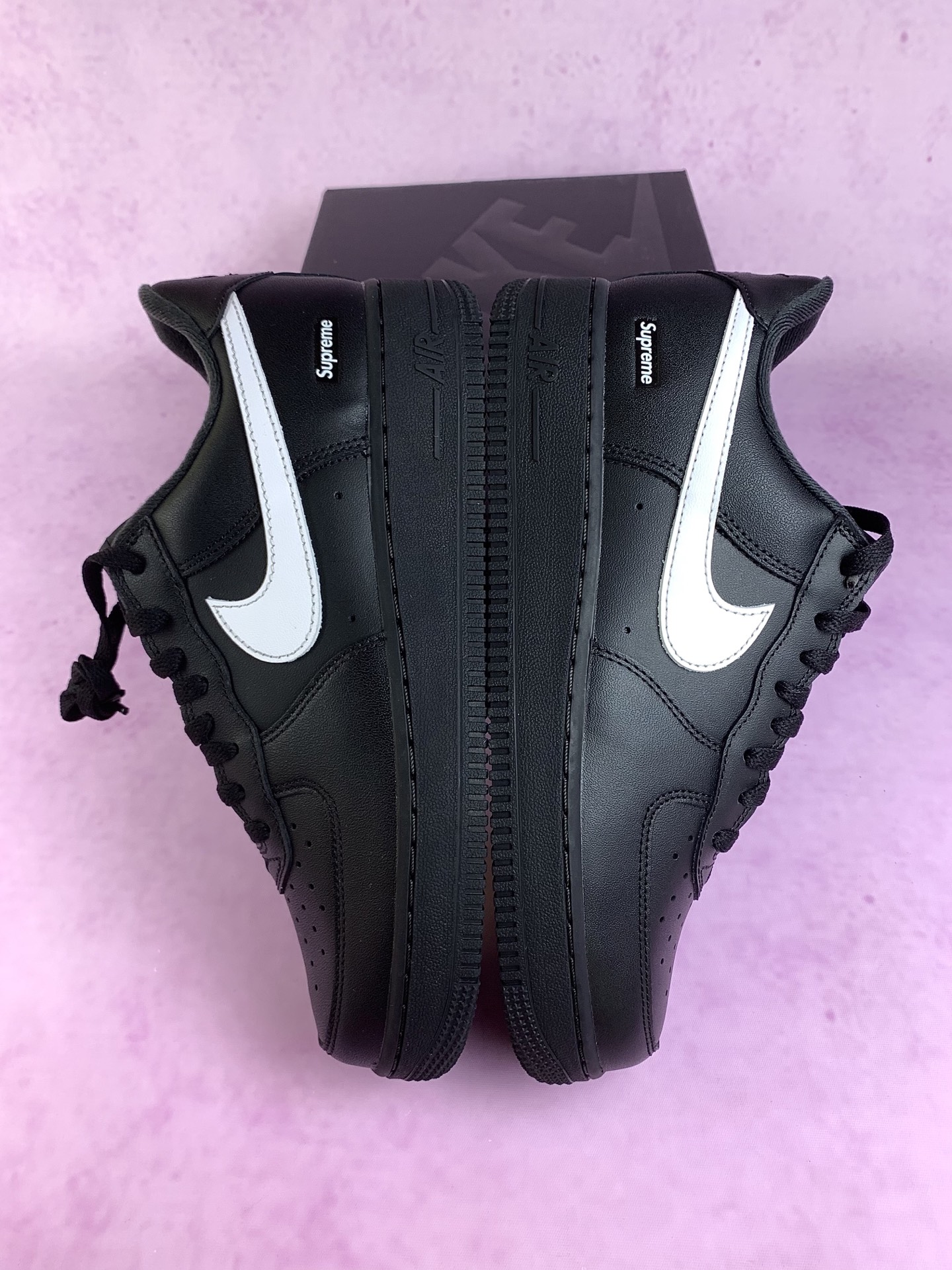 Supreme × Nike Air Force 1 Low "Black/White"