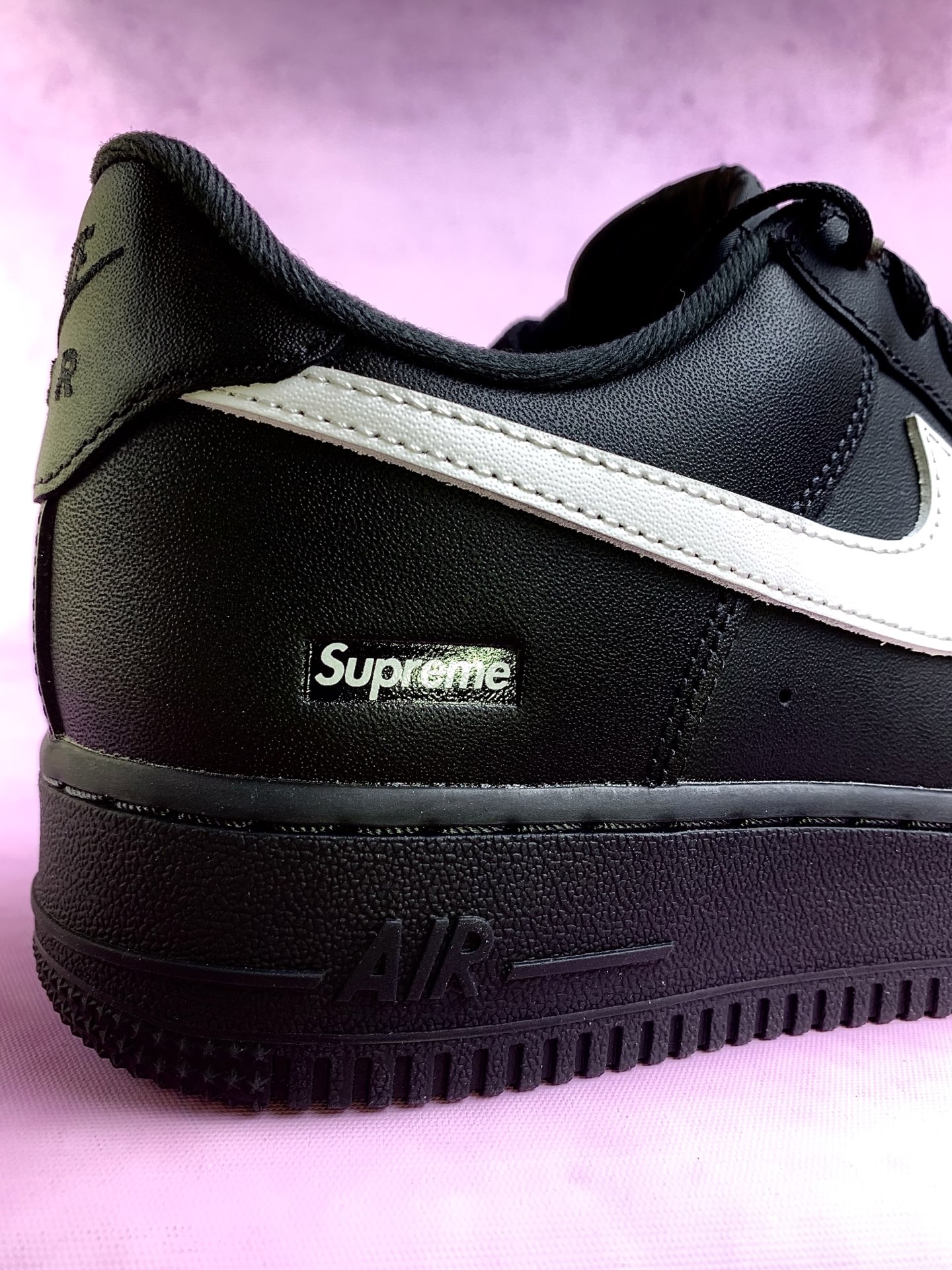Supreme × Nike Air Force 1 Low "Black/White"