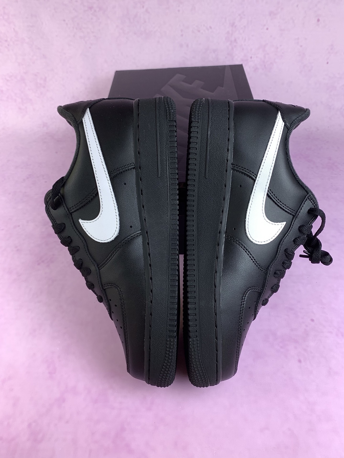 Supreme × Nike Air Force 1 Low "Black/White"