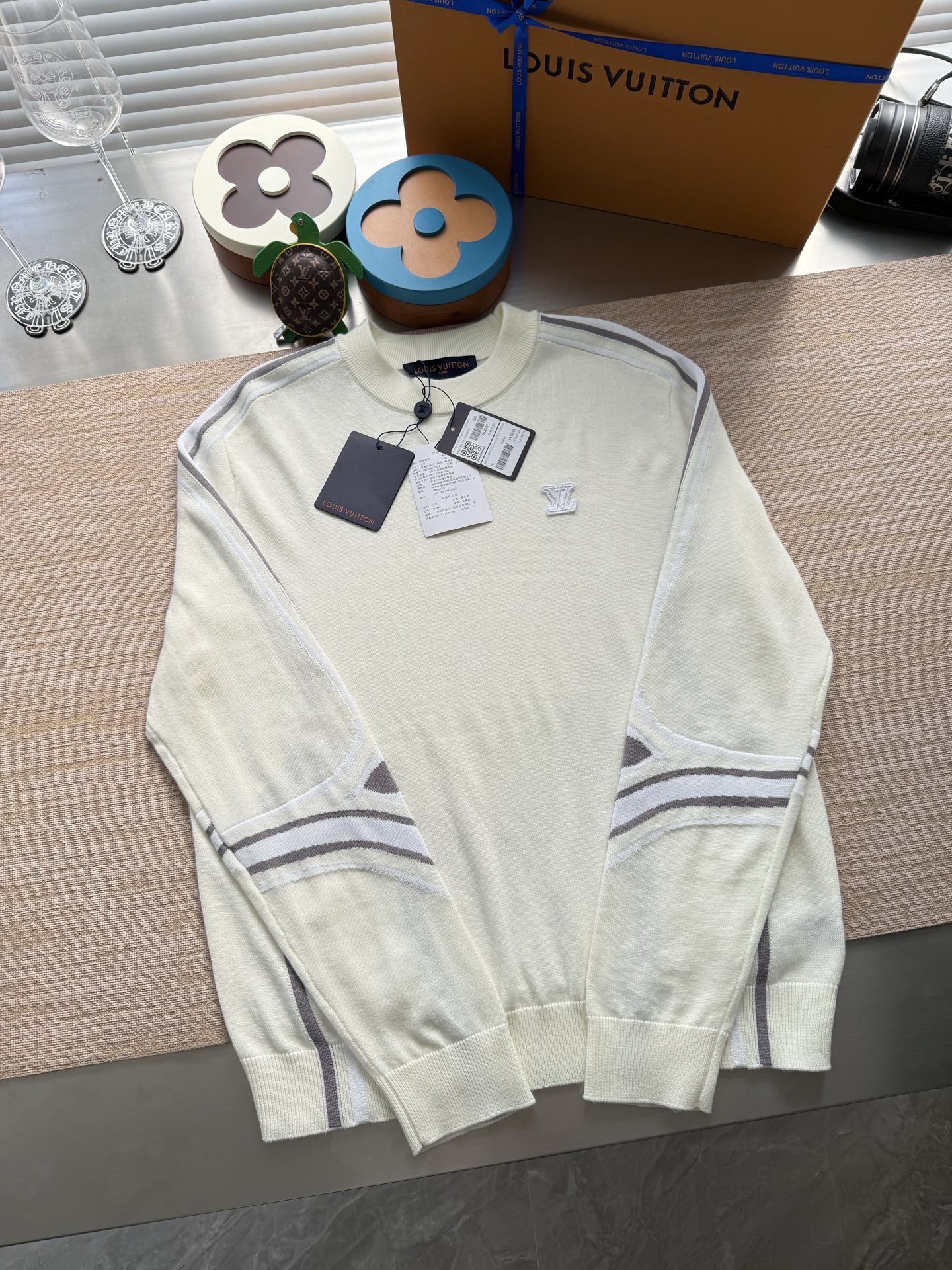 1AJBW1 グラフィックニットクルーネック