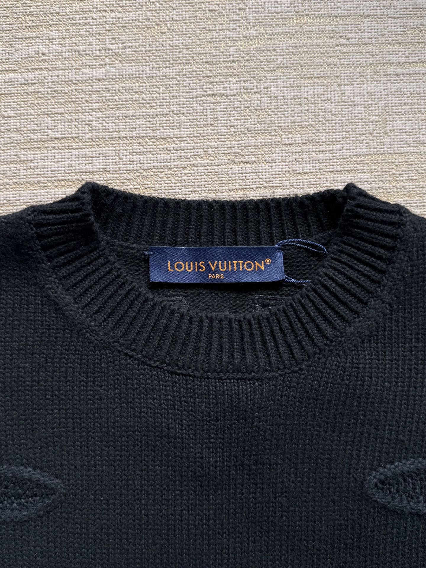 1AJBWV エンベリッシュドニットクルーネック