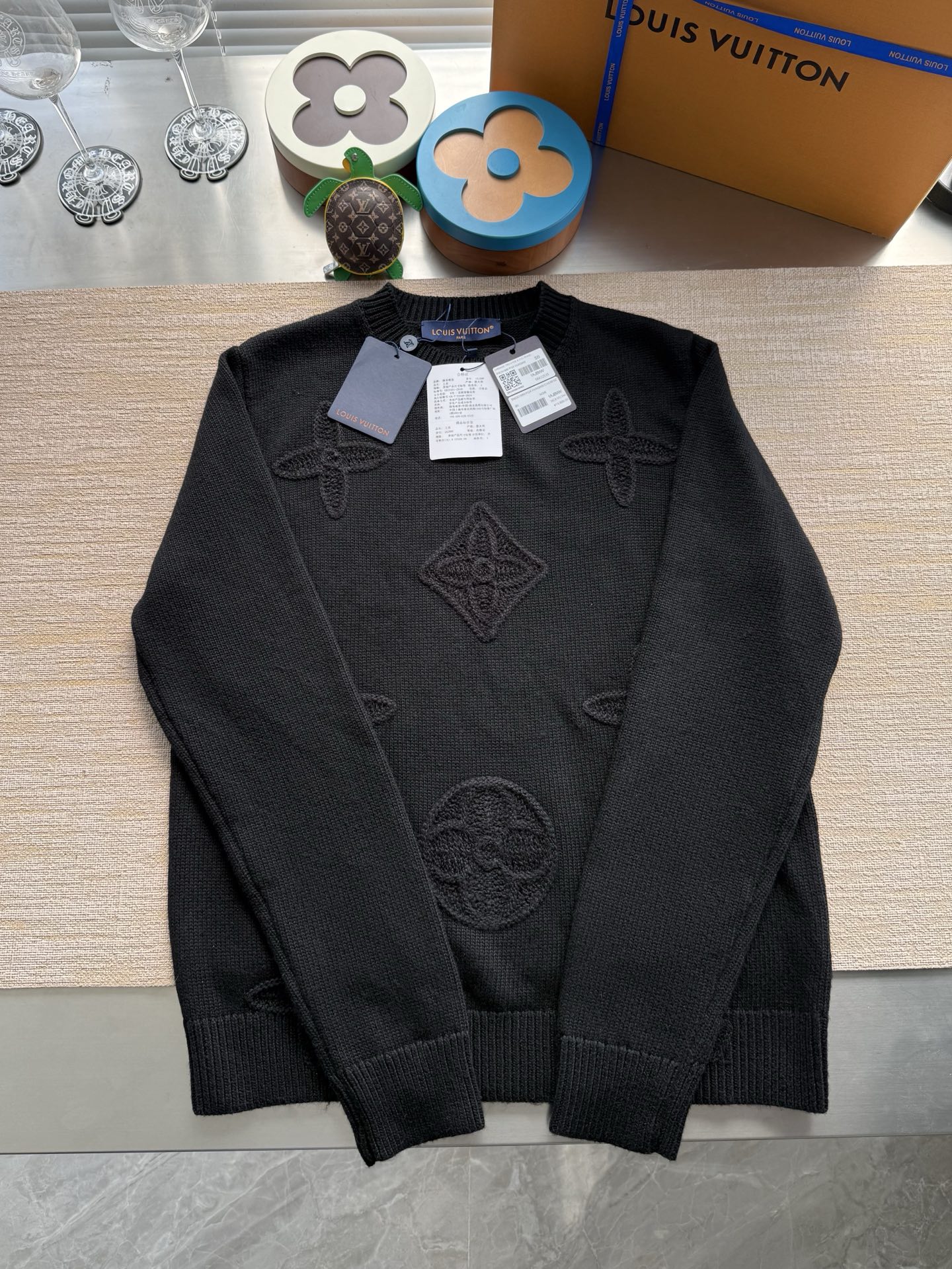 1AJBWV エンベリッシュドニットクルーネック