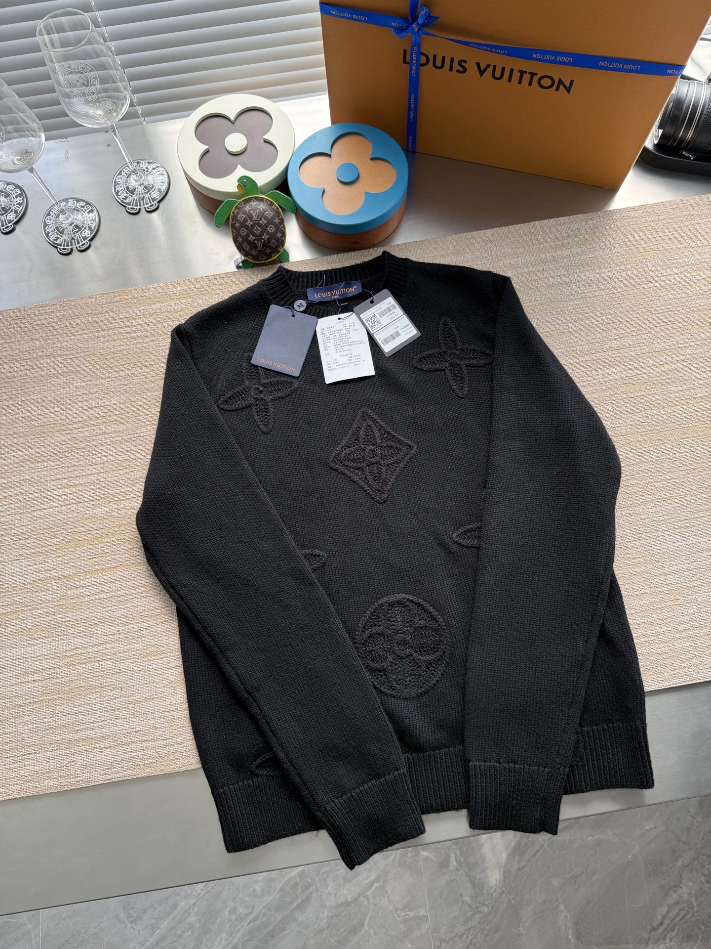 1AJBWV エンベリッシュドニットクルーネック