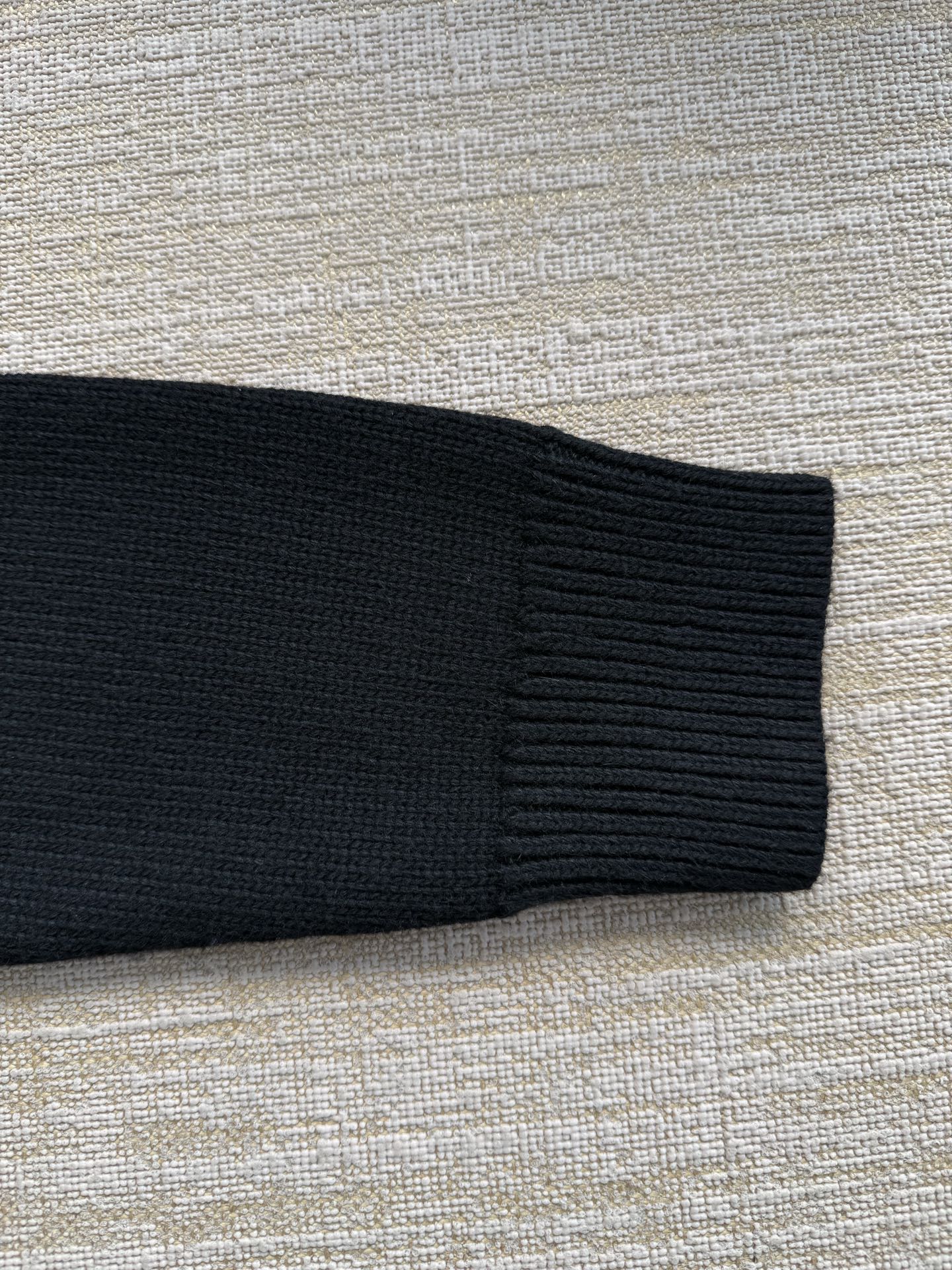 1AJBWV エンベリッシュドニットクルーネック