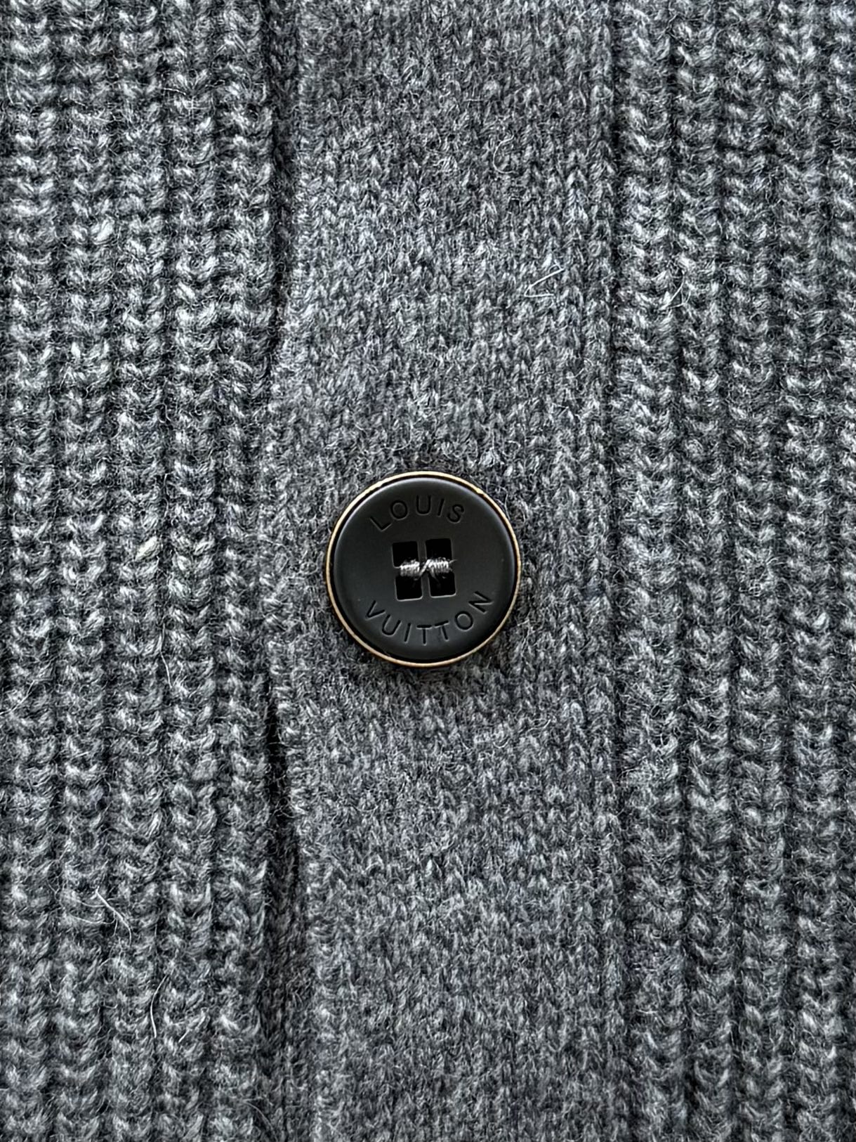 1AIK07 エンブロイダリー シグネチャー カシミヤカーディガン