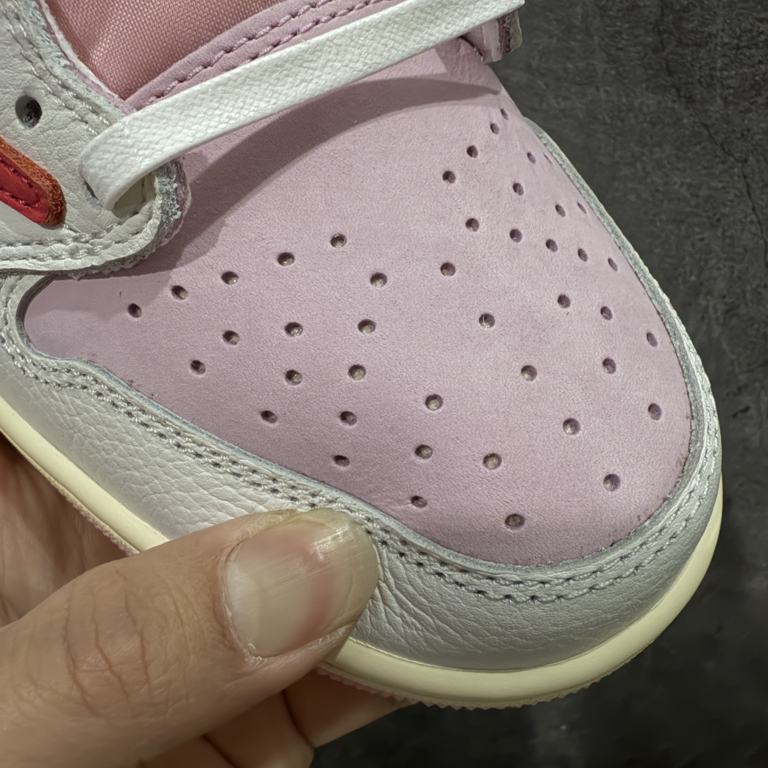 Travis Scott × Nike Air Jordan 1 Low OG "Sail/Tropical Pink" （IQ7604-101）