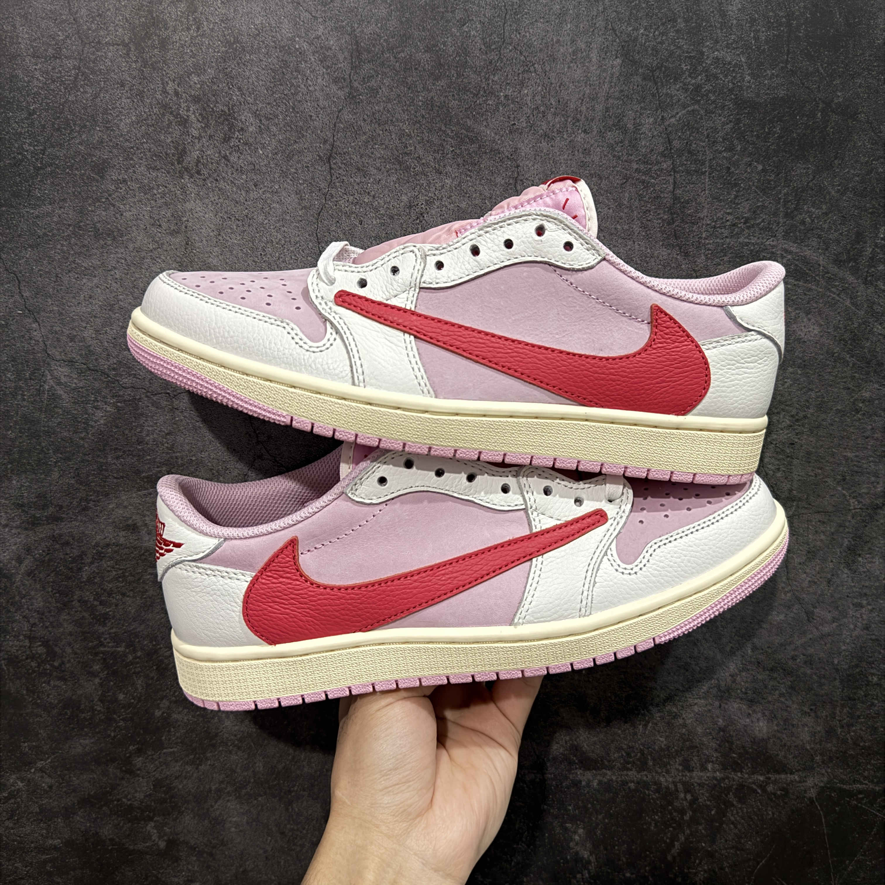Travis Scott × Nike Air Jordan 1 Low OG "Sail/Tropical Pink" （IQ7604-101）