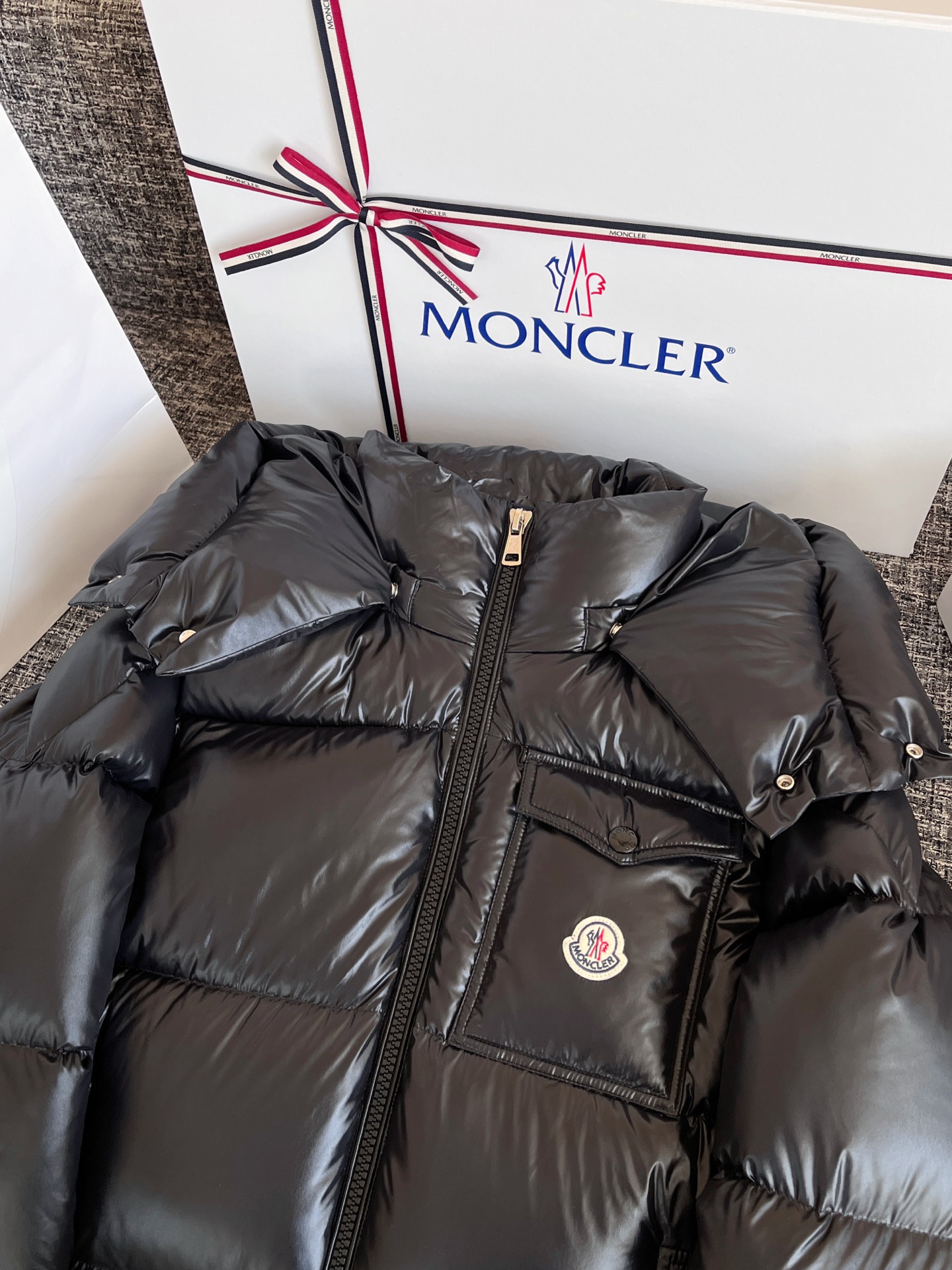 Moncler Montbeliard Short Down Jacket