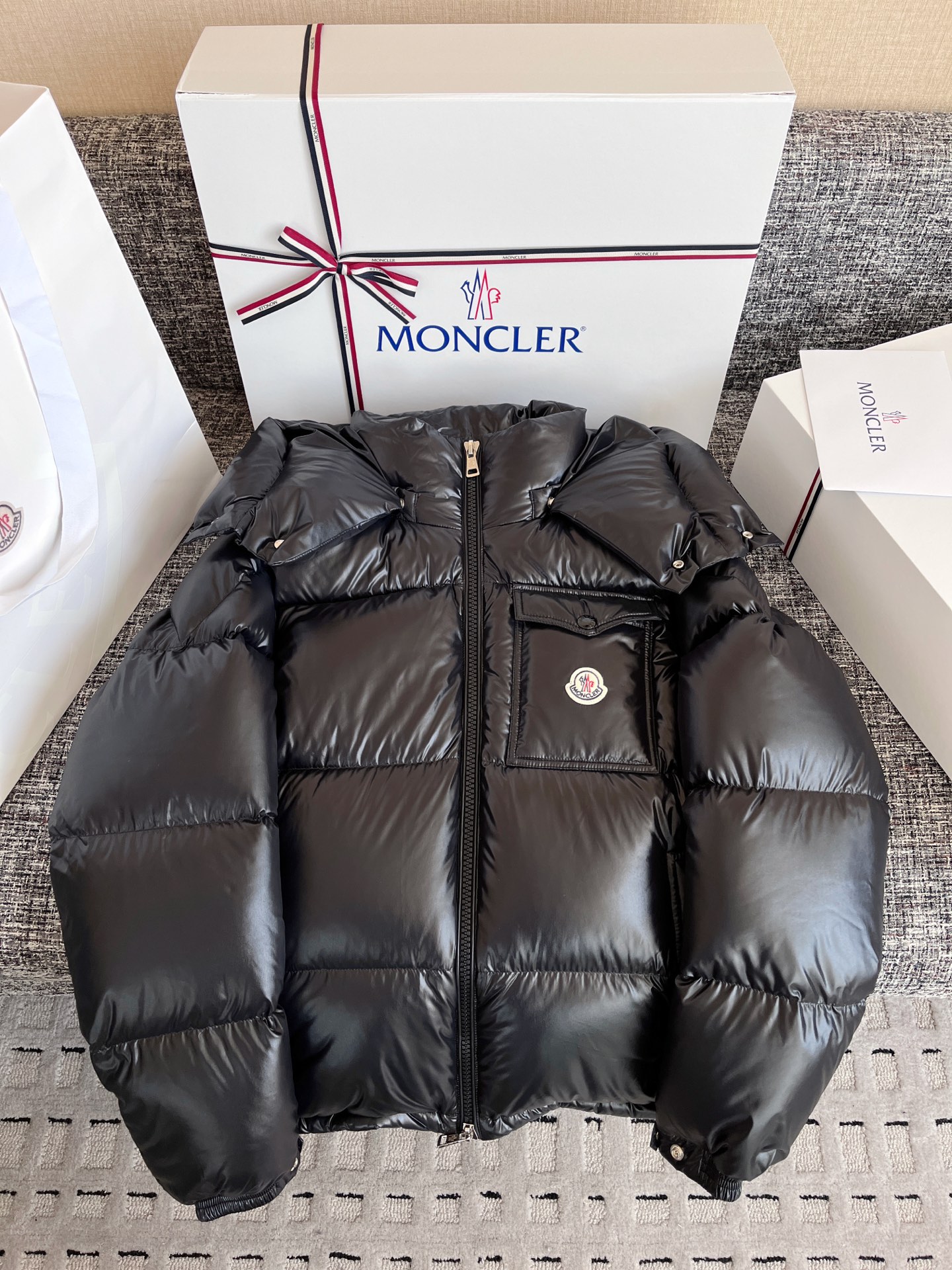 Moncler Montbeliard Short Down Jacket