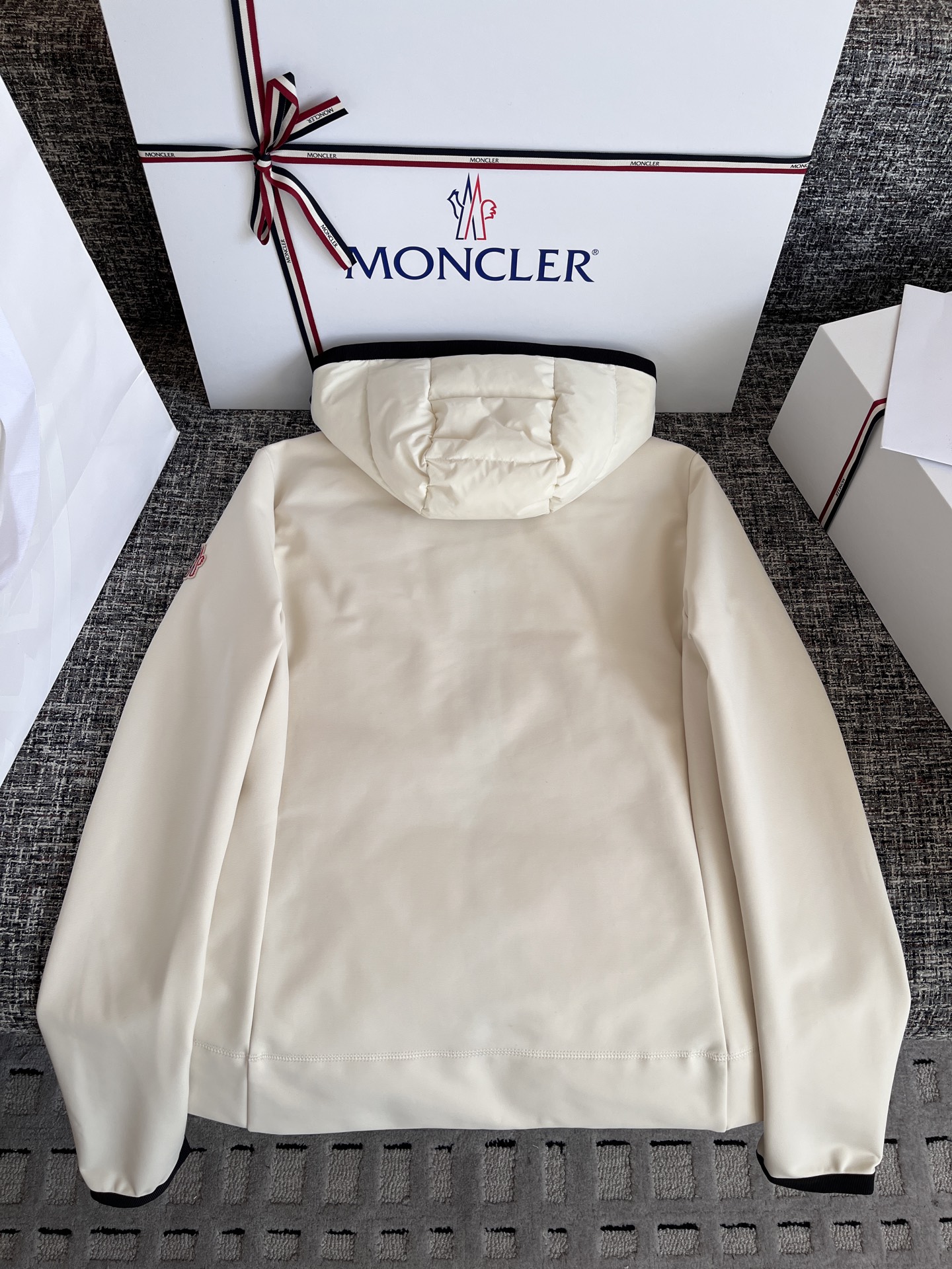 MONCLER GRENOBLE モンクレール グルノーブル ブルゾン