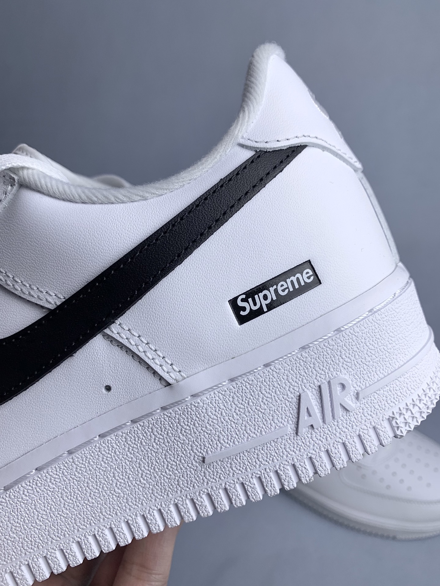 Supreme × Nike Air Force 1 Low "White/Black"