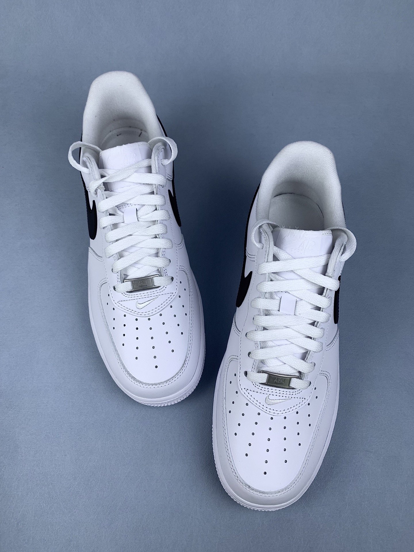 Supreme × Nike Air Force 1 Low "White/Black"