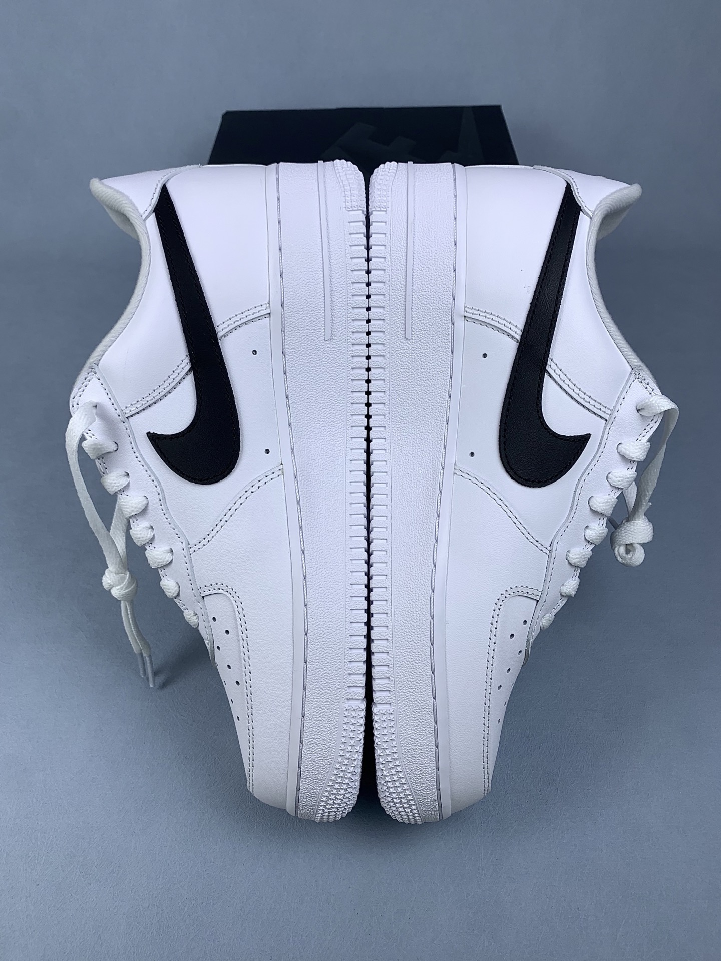 Supreme × Nike Air Force 1 Low "White/Black"