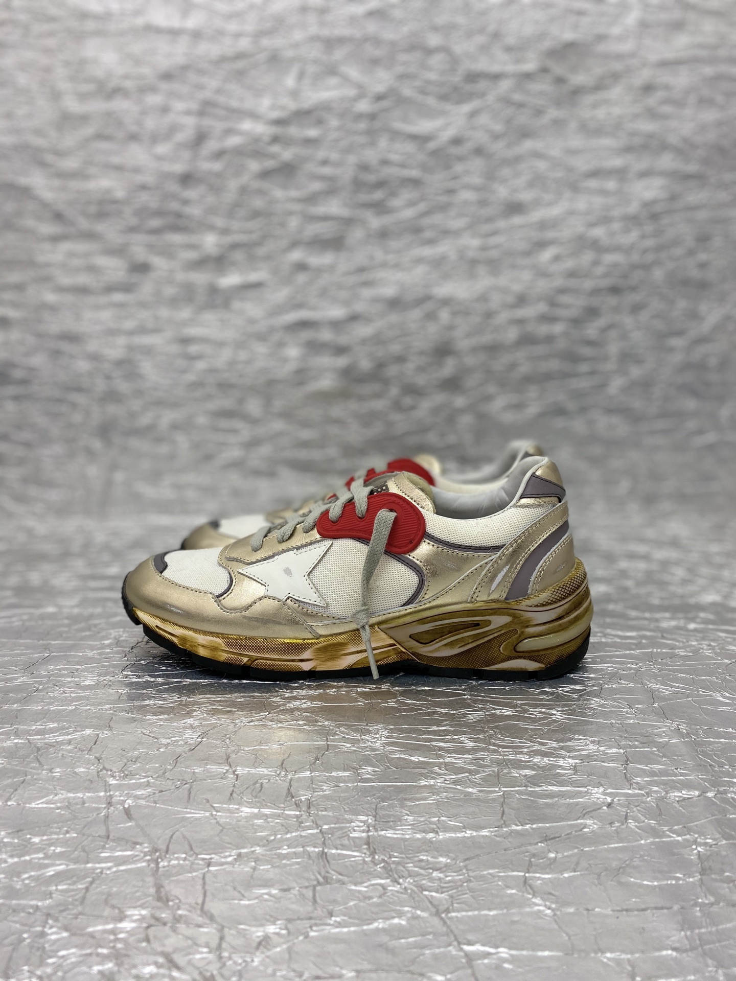 Golden Goose Dad-Star in mesh and gold foiled