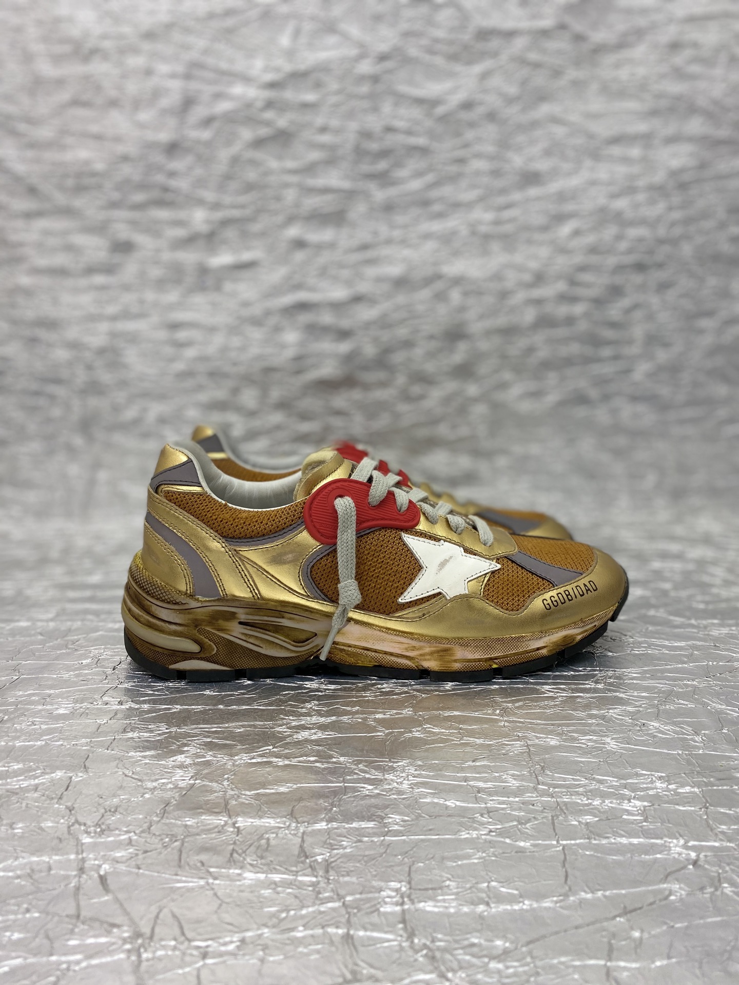 Golden Goose Dad-Star in mesh and gold foiled leather with white leather star