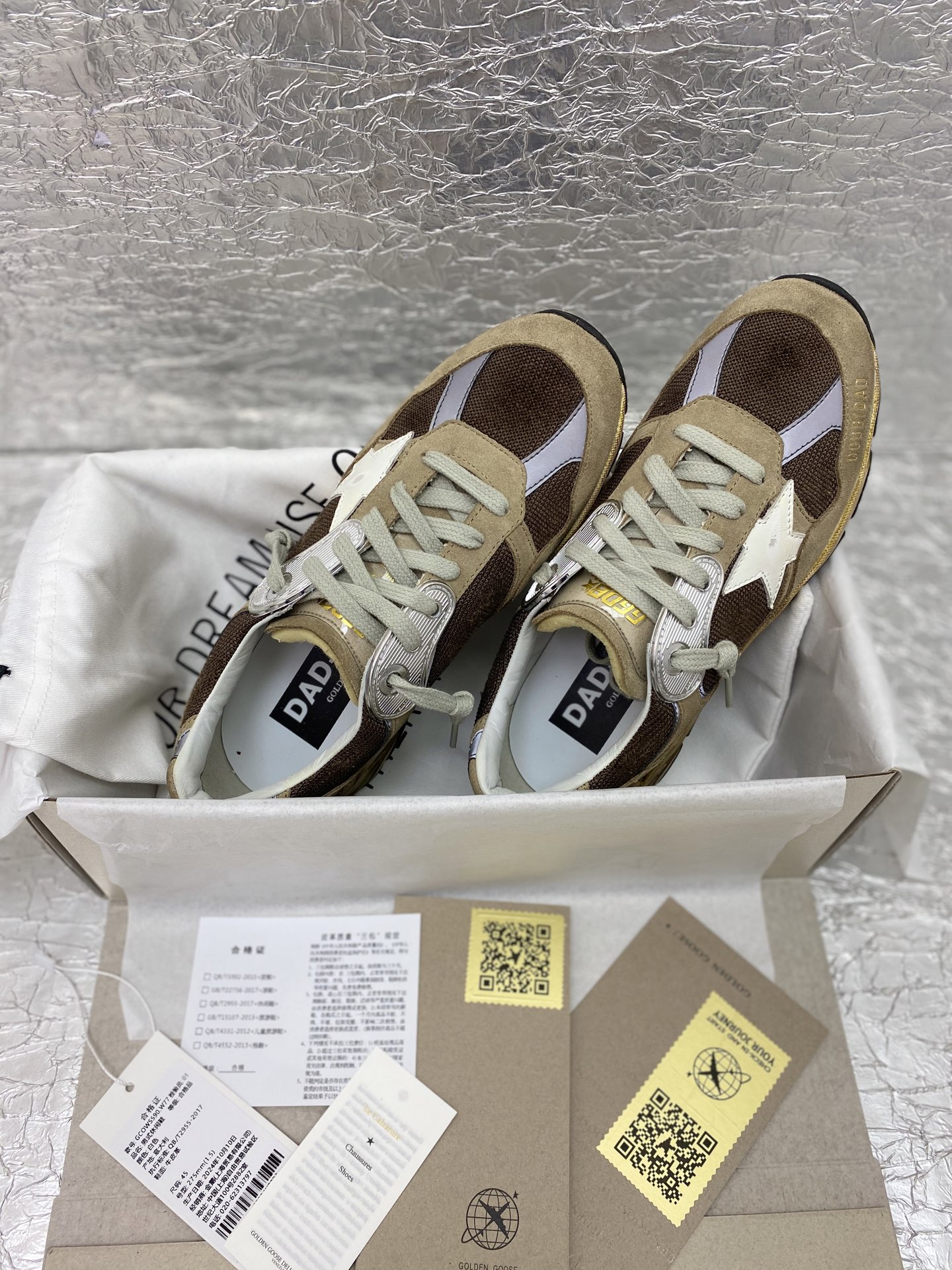 Golden Goose Dad-Star in dove gray mesh and suede 