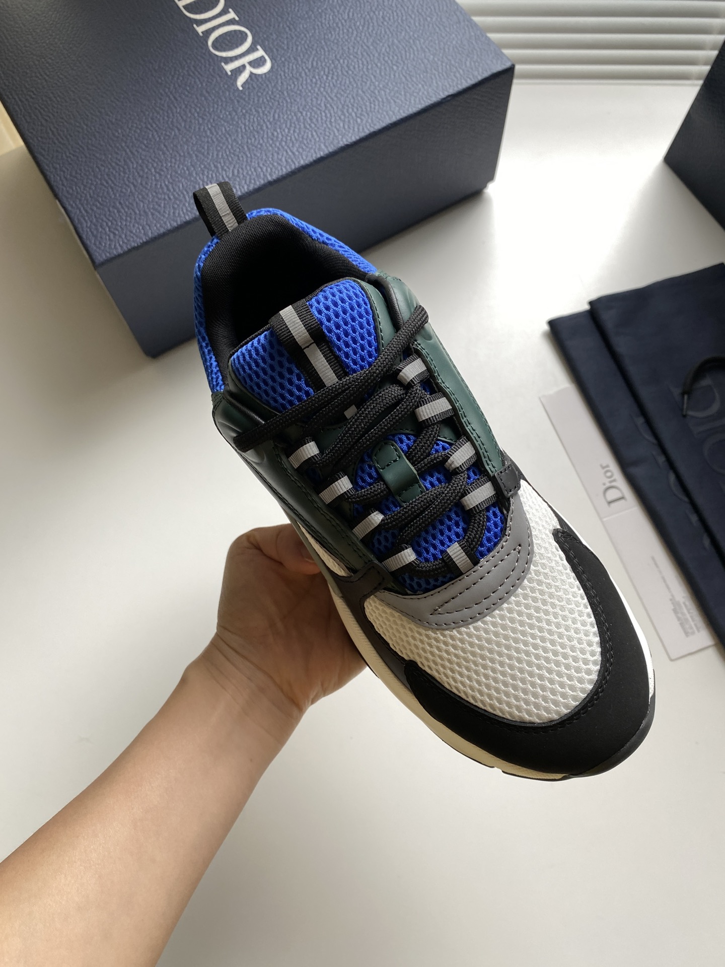 B22 Blue Deep Green Sneaker