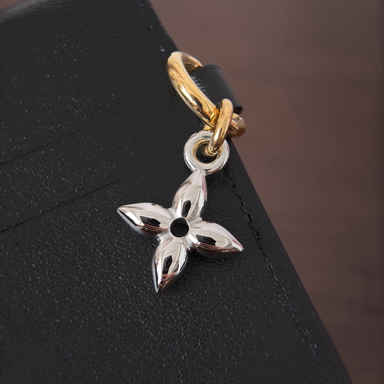 M14626 カードケース ポルト カルト･レクト ヴェルソ LV ブルーム