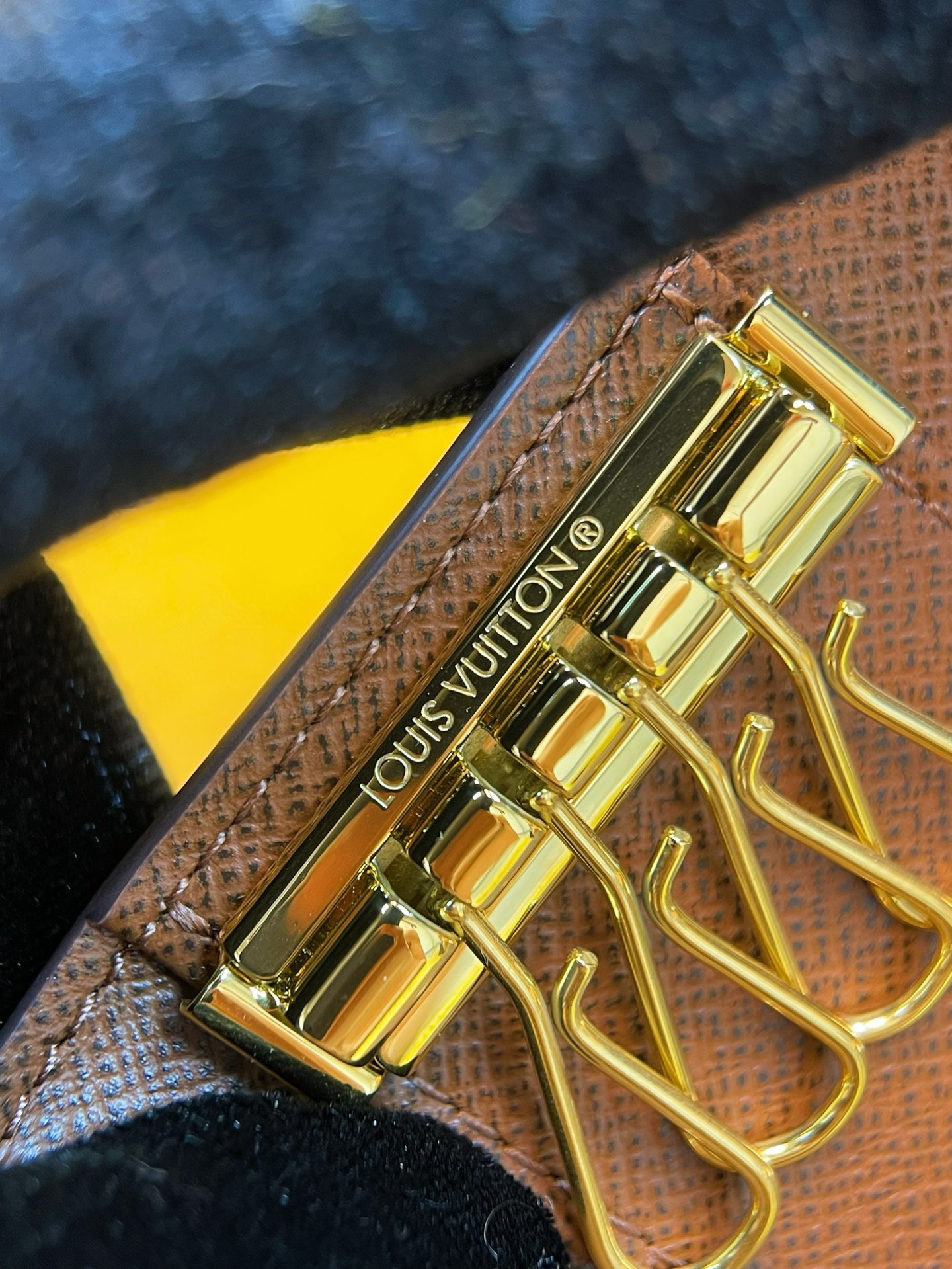 M69517 Key Case Multicre 4