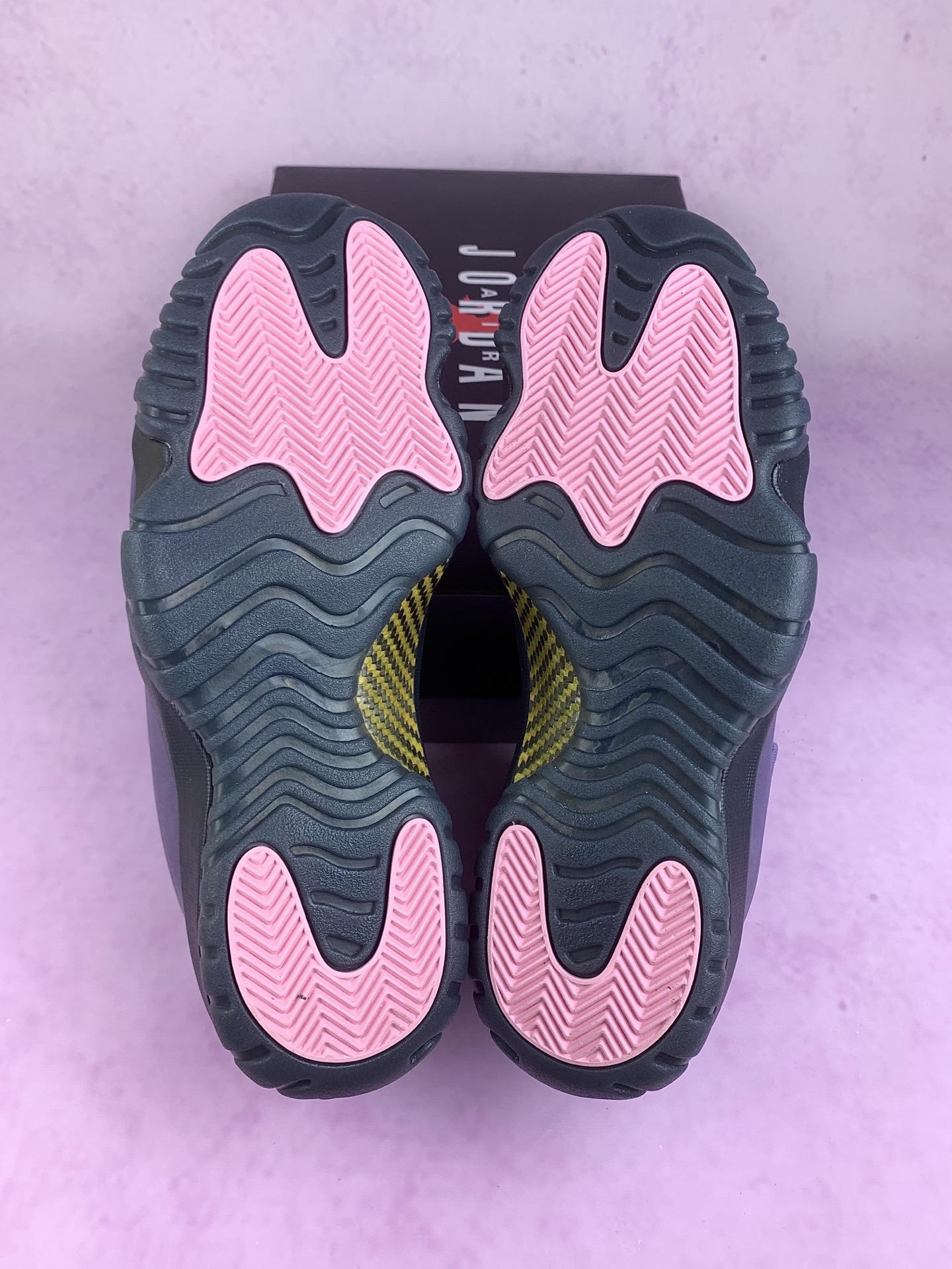 Nike Air Jordan 11 "Mojave" (Las Vegas Exclusive)