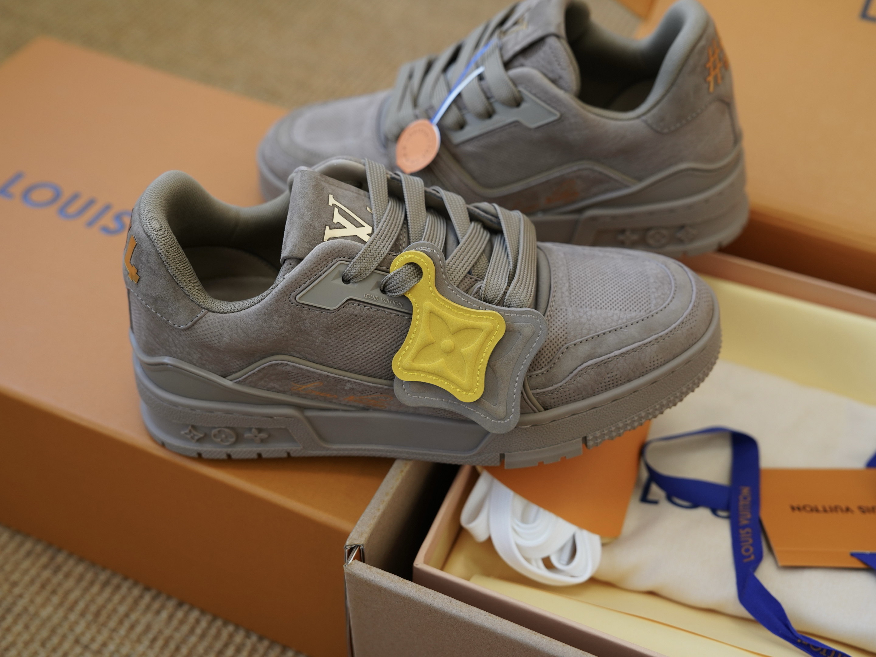 1AHCWR LV Trainer Sneaker