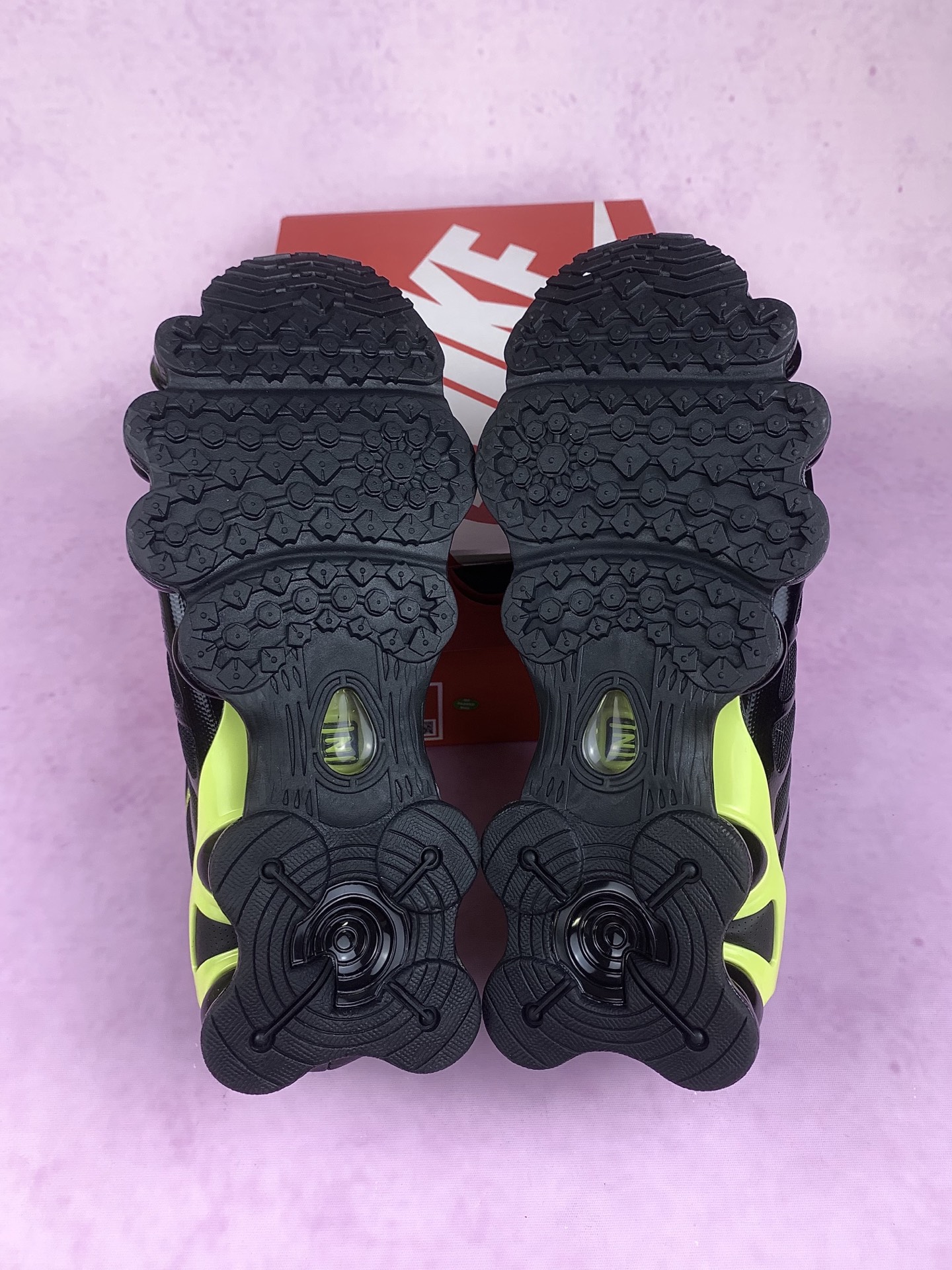 Nike Shox TL "Black/Dynamic Yellow/Metallic Silver"