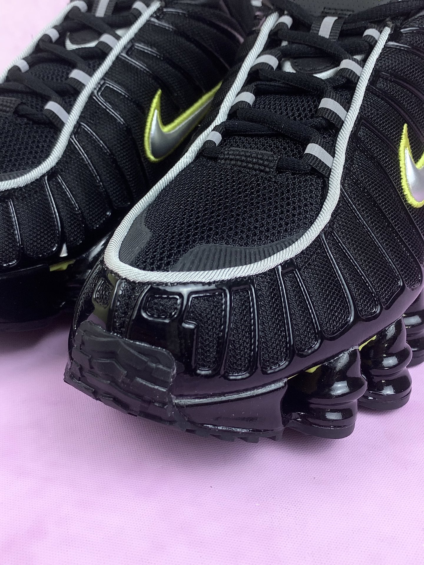 Nike Shox TL "Black/Dynamic Yellow/Metallic Silver"