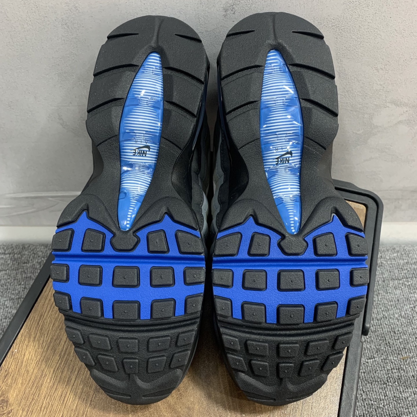 Nike Air Max 95 OG Big Bubble "Cool Grey/Blue Spark"