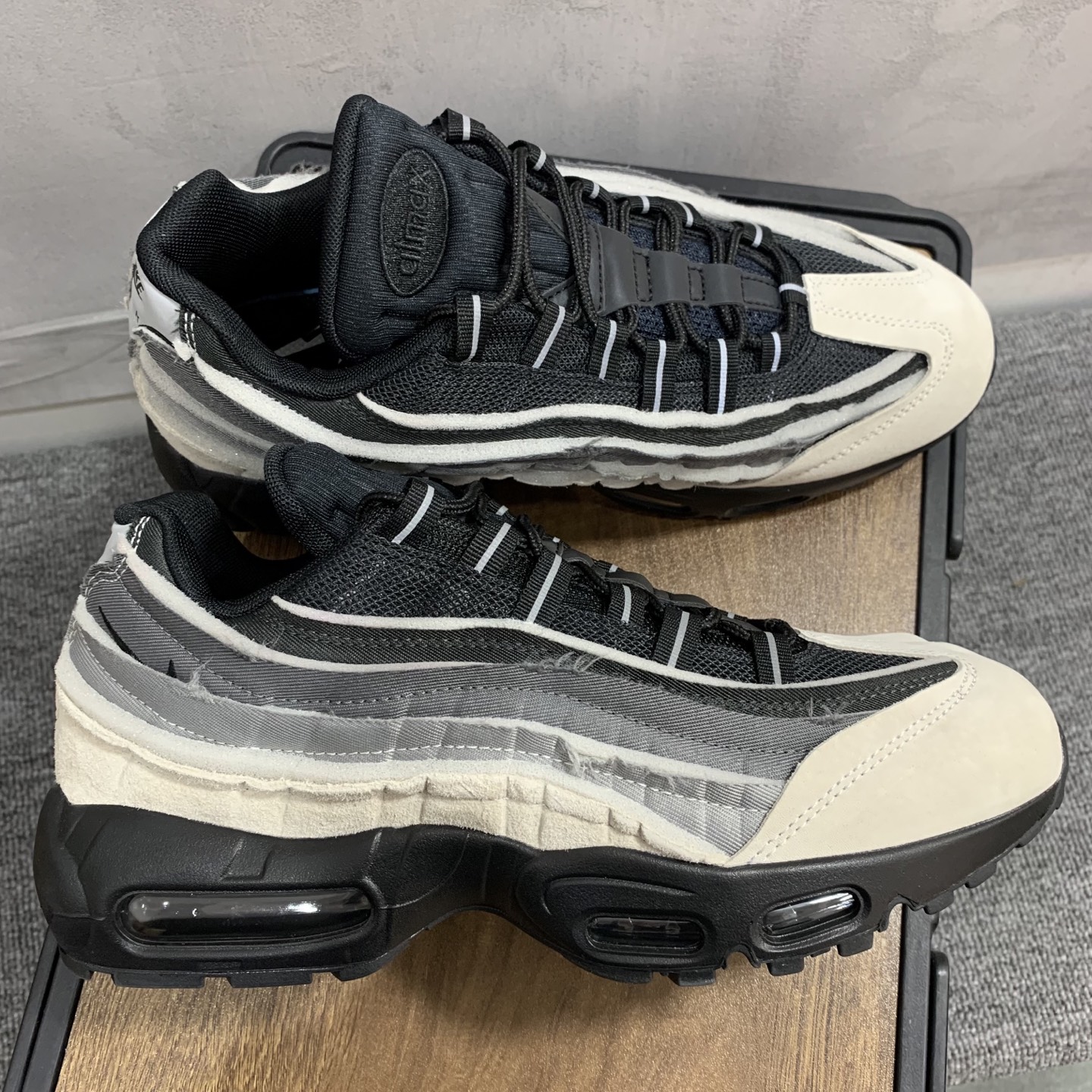 COMME des GARCONS × Nike Air Max 95 "Charcoal"