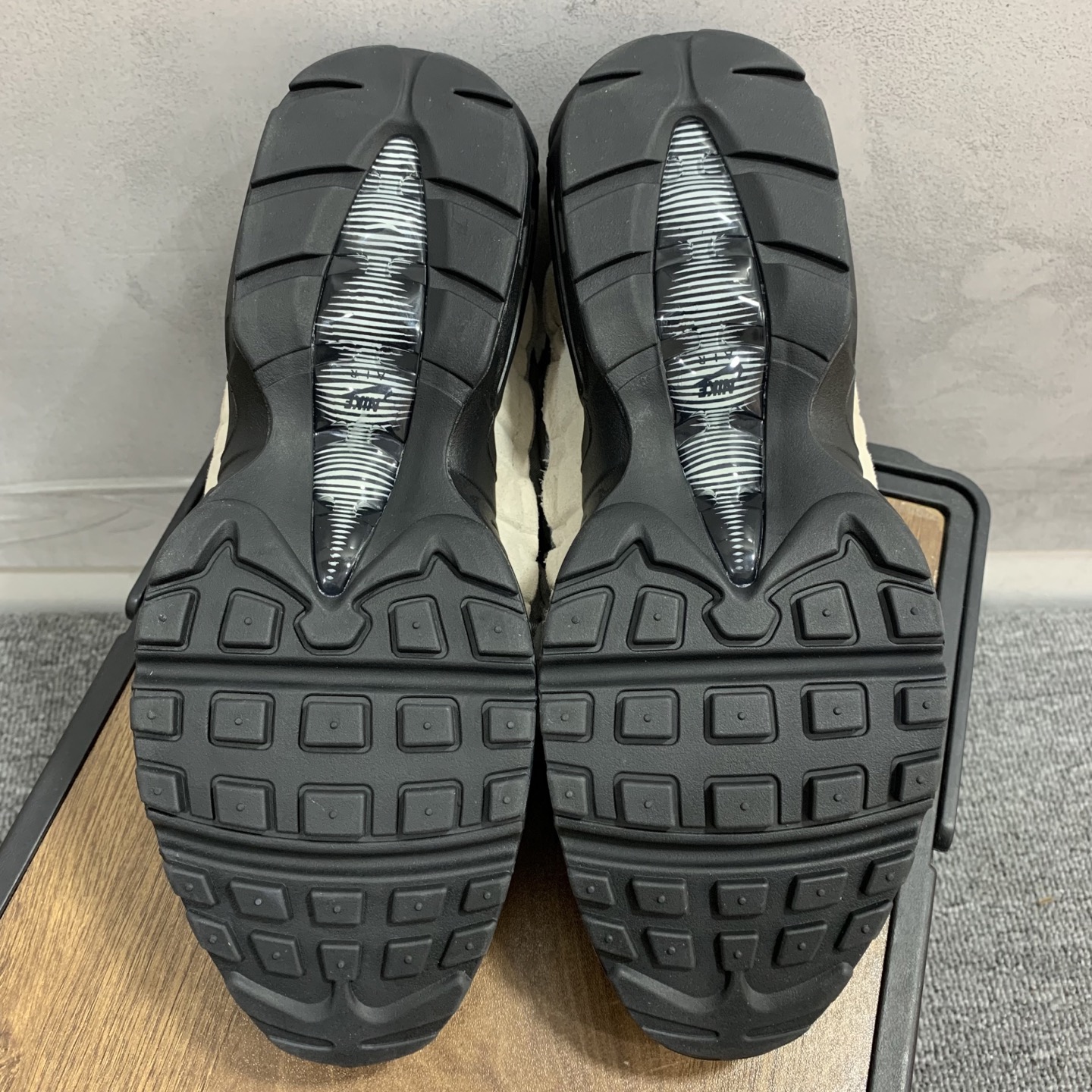 COMME des GARCONS × Nike Air Max 95 "Charcoal"