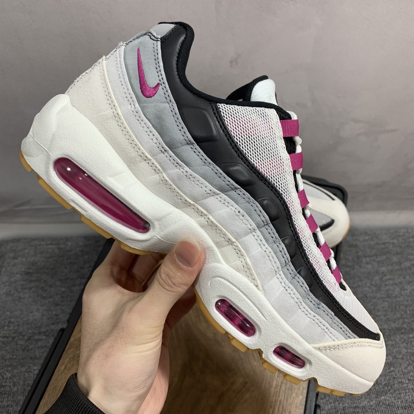 Nike SB Air Max 95 "Summit White/Cactus Flower"