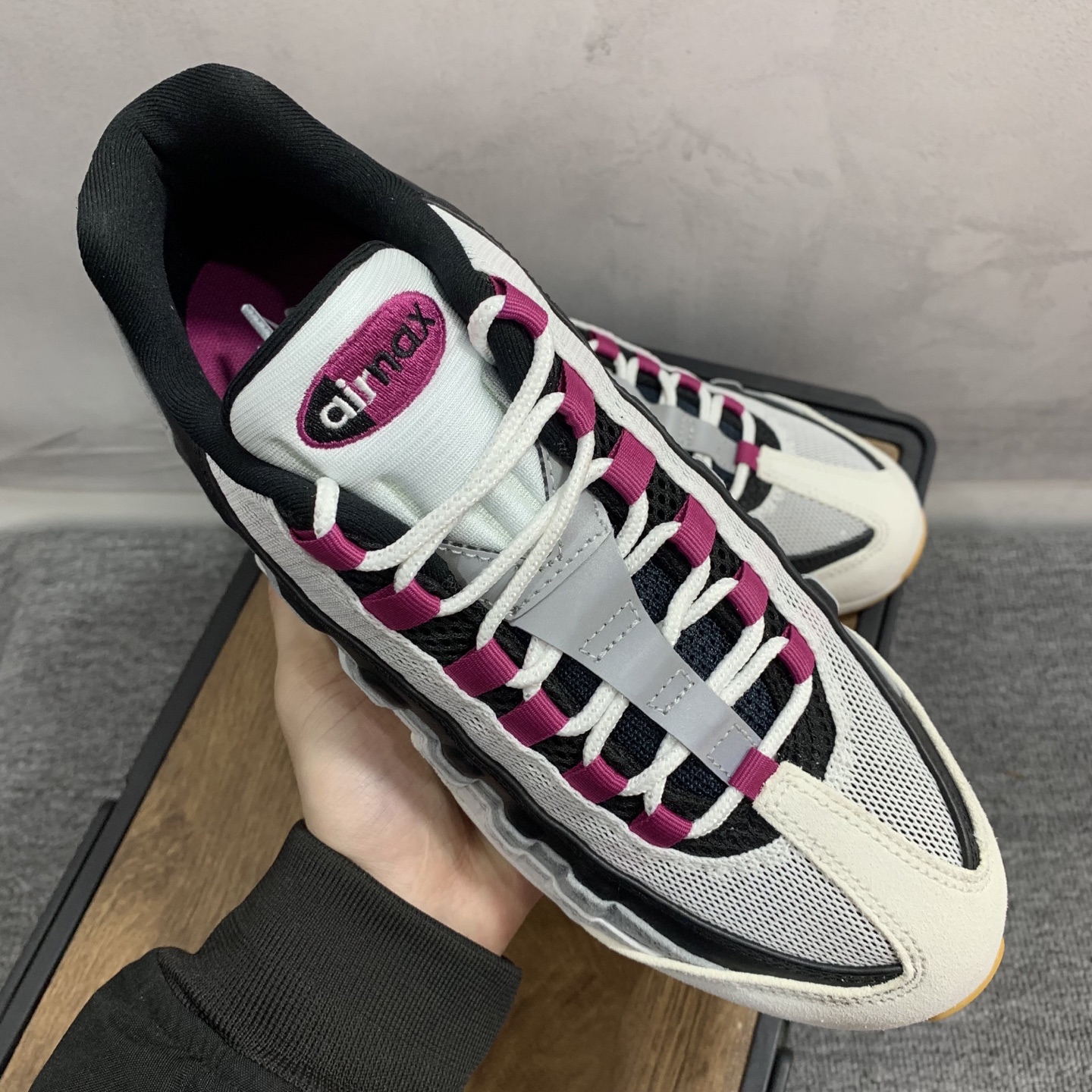 Nike SB Air Max 95 "Summit White/Cactus Flower"