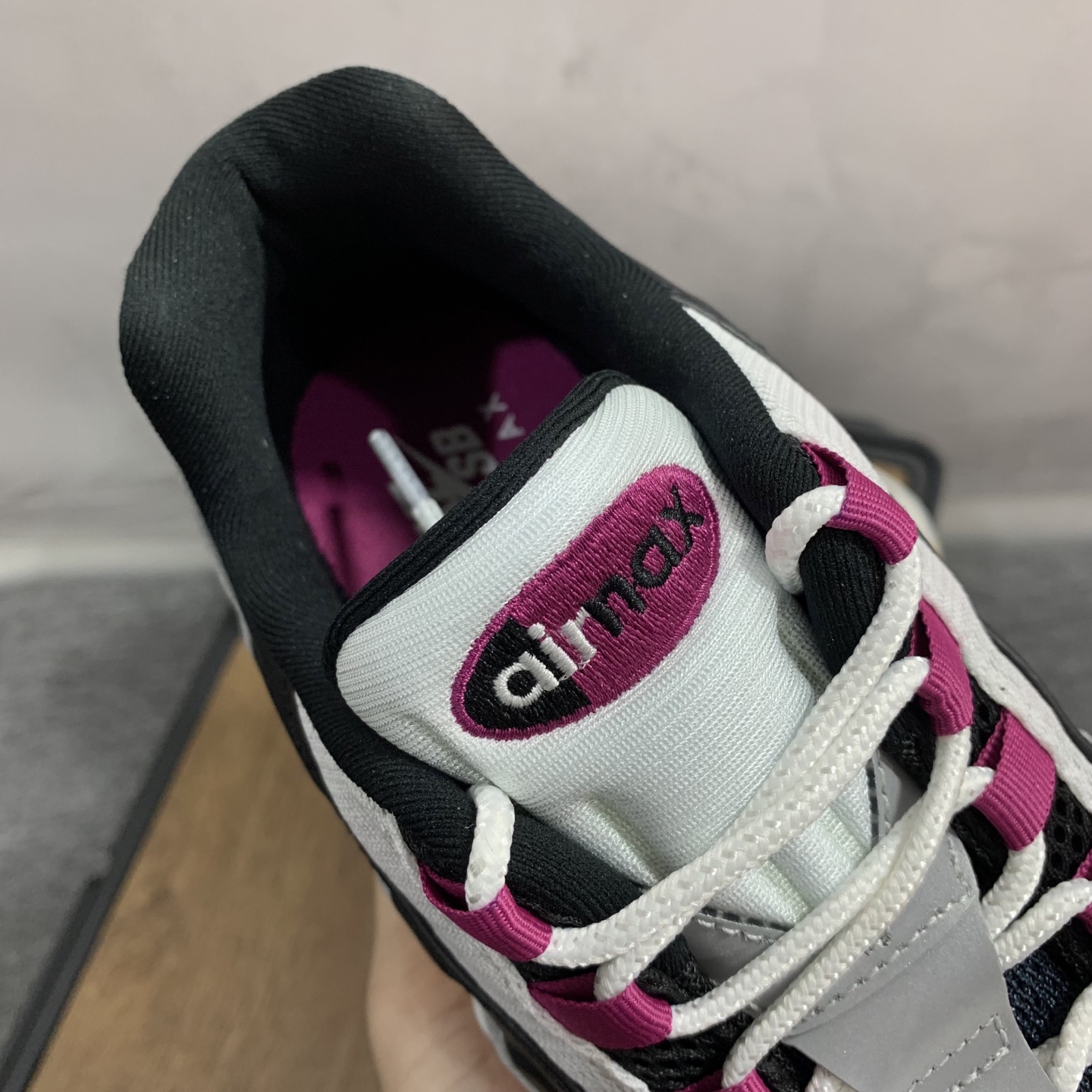 Nike SB Air Max 95 "Summit White/Cactus Flower"