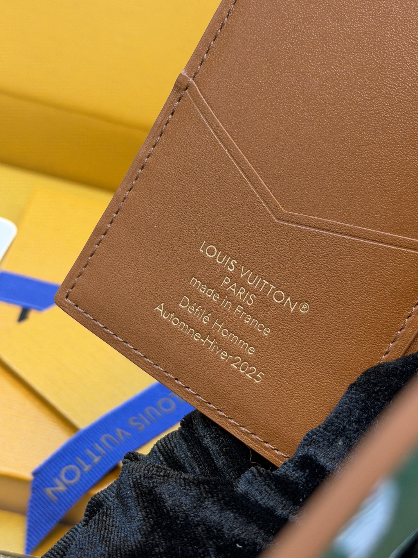 M26059 Passport cover