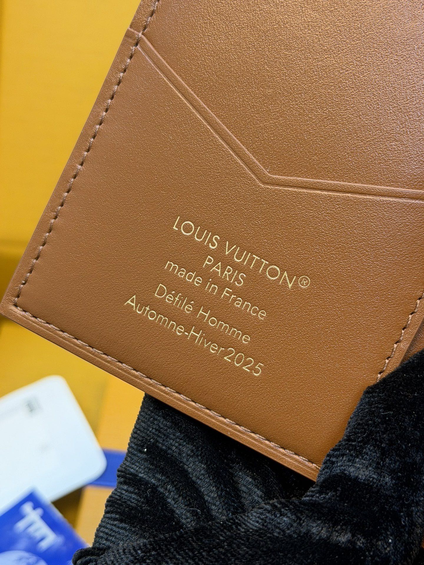 M26059 Passport cover