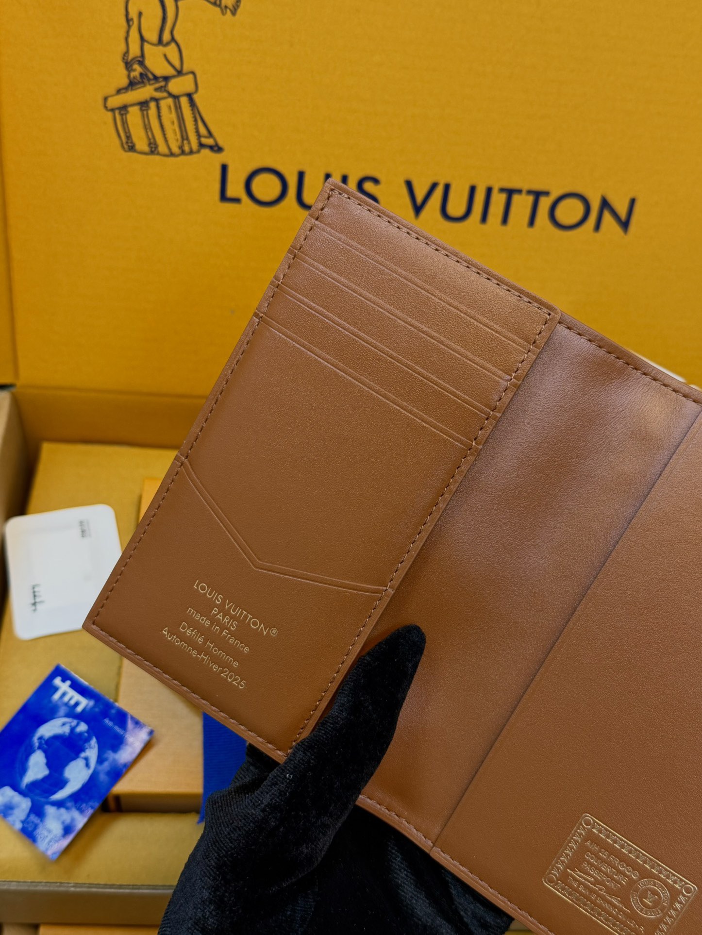 M26059 Passport cover